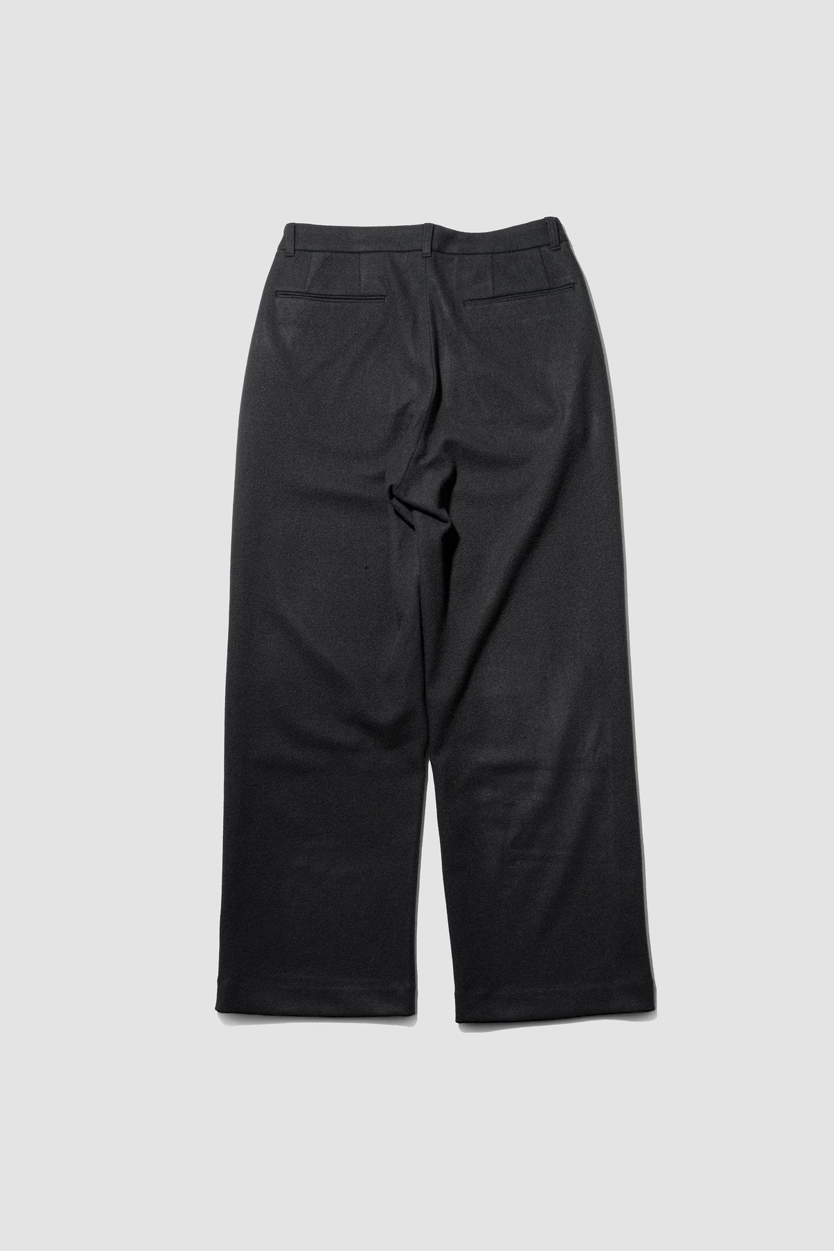 VUJA DÉ / Otis Wide-Leg Trousers in Wool/Cashmere "Black"