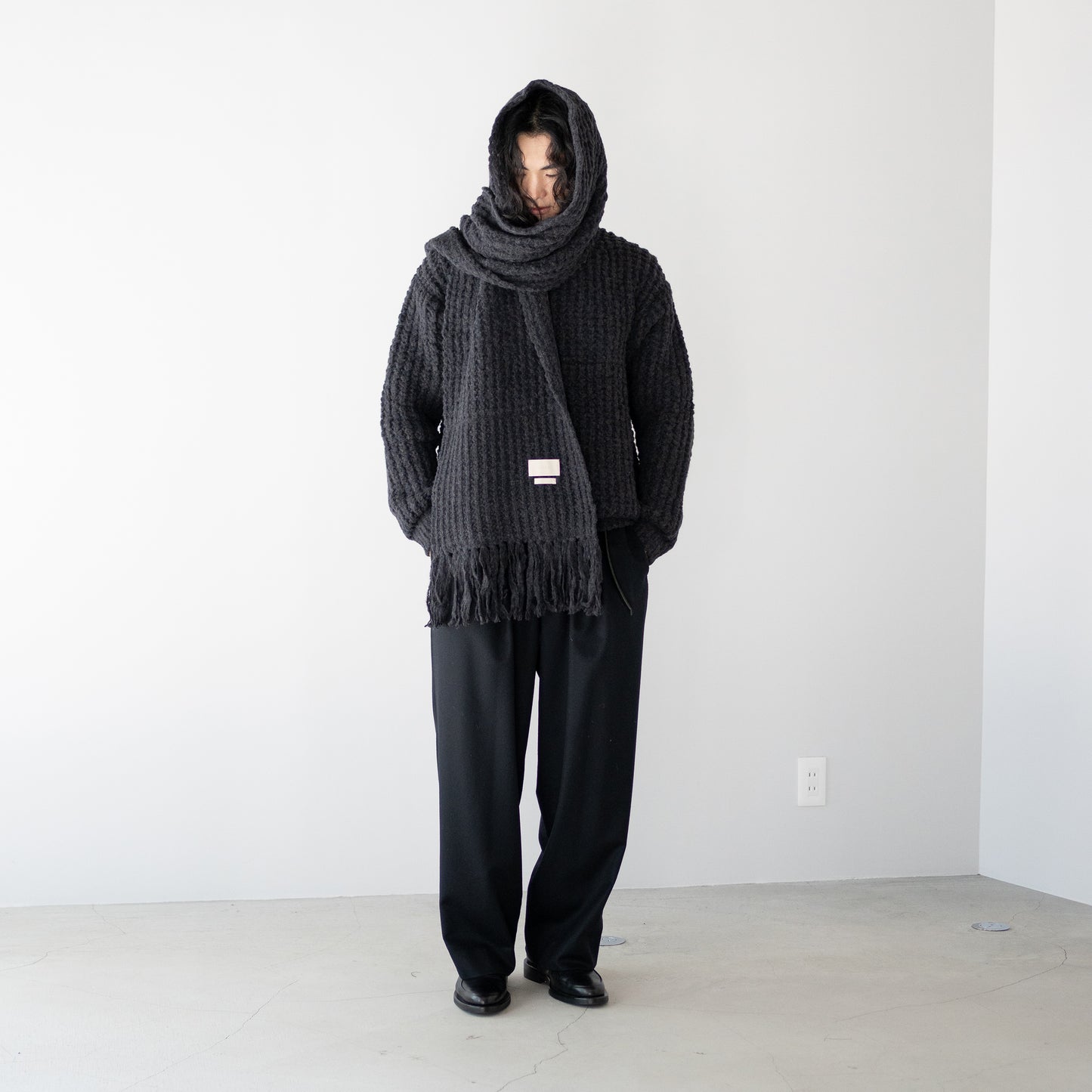 YOKE/ Baby Alpaca Big Waffle Sweater "BLACK"