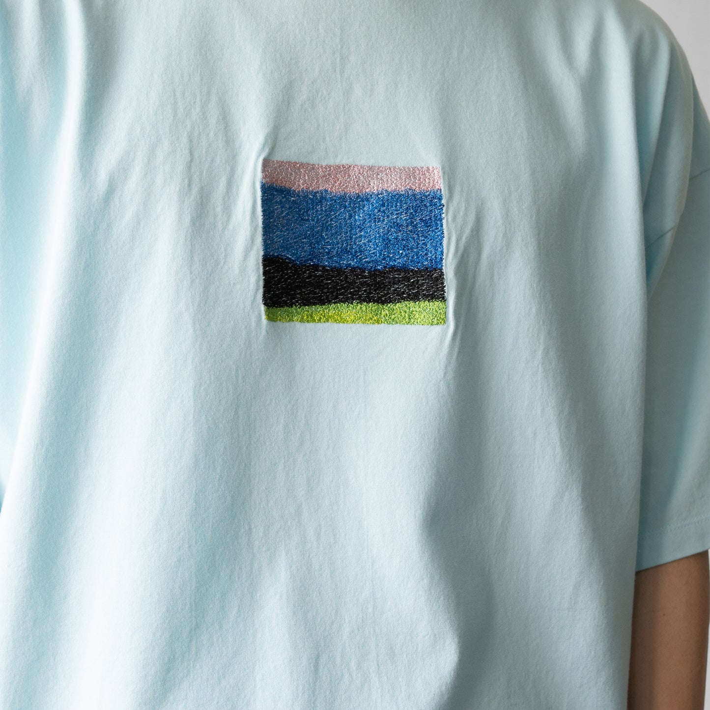YOKE/ EMBROIDERY T-SHIRT "PALE BLUE"