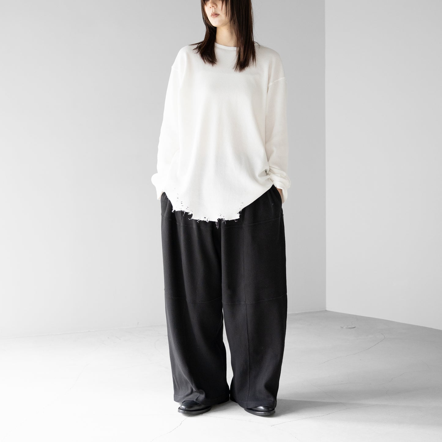 ANCELLM / SMOOTH PANEL WIDE SLACKS "BLACK"