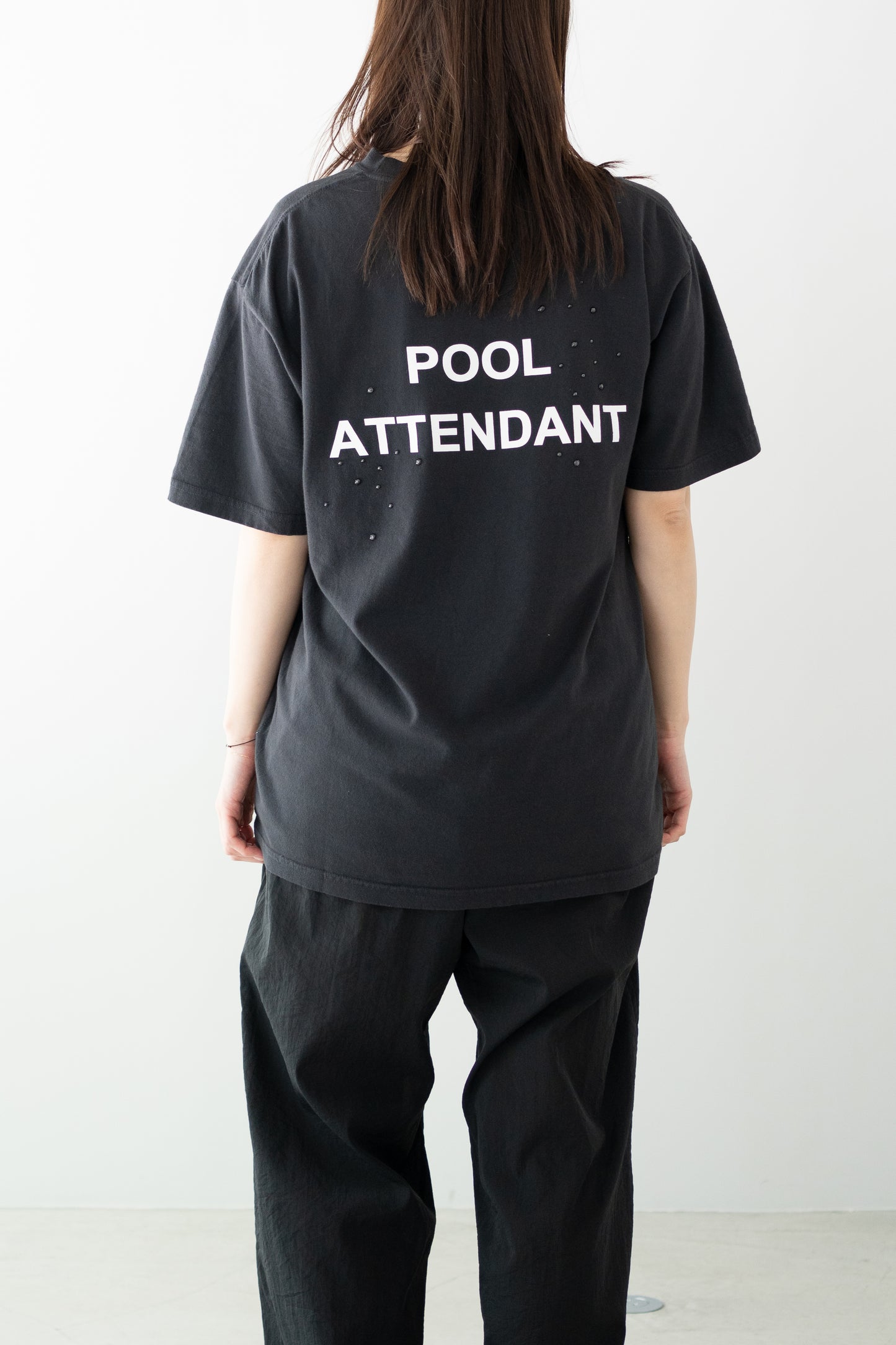 paratrait/ POOL ATTENDANT T "BLACK"