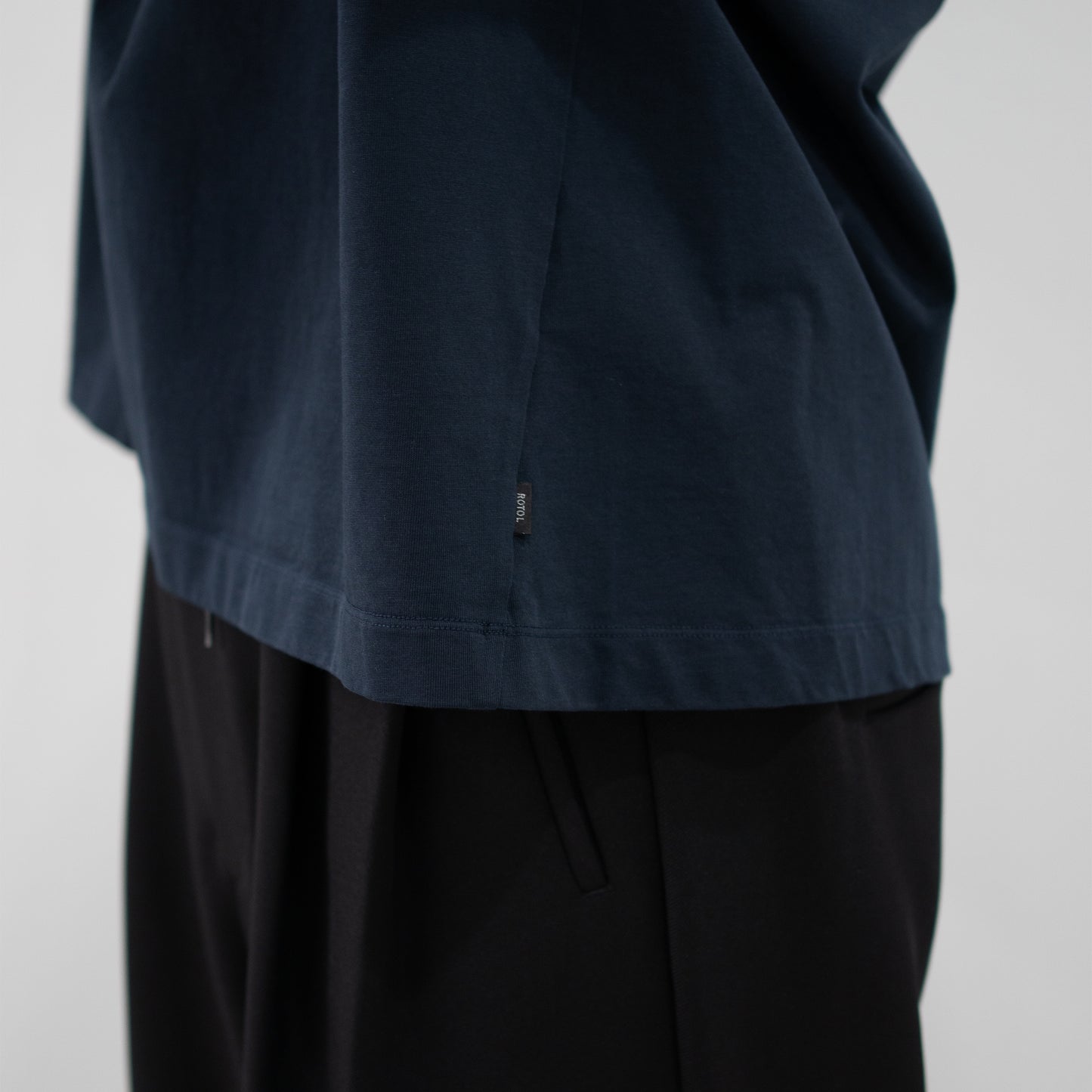 ROTOL/ TWIST SHORT SLEEVE TEE "NAVY"