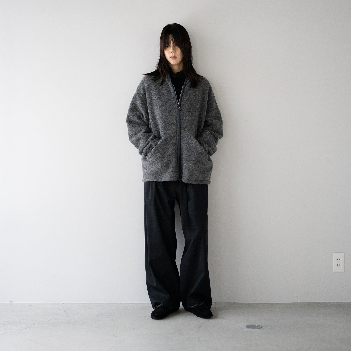 paratrait/ ZIP UP TYROL JKT "CHARCOAL"