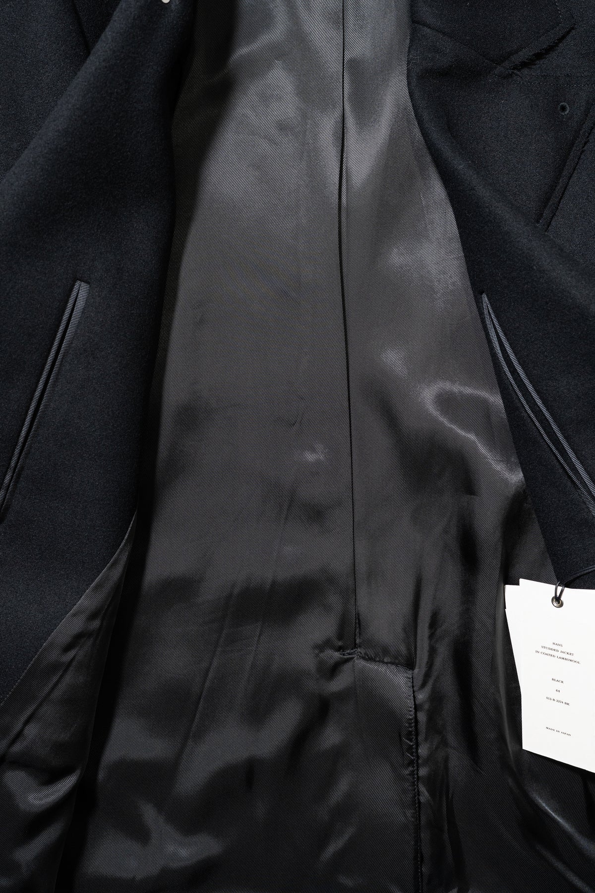 VUJA DÉ / Hans Studded Jacket in Coated Lambswool "BLACK"