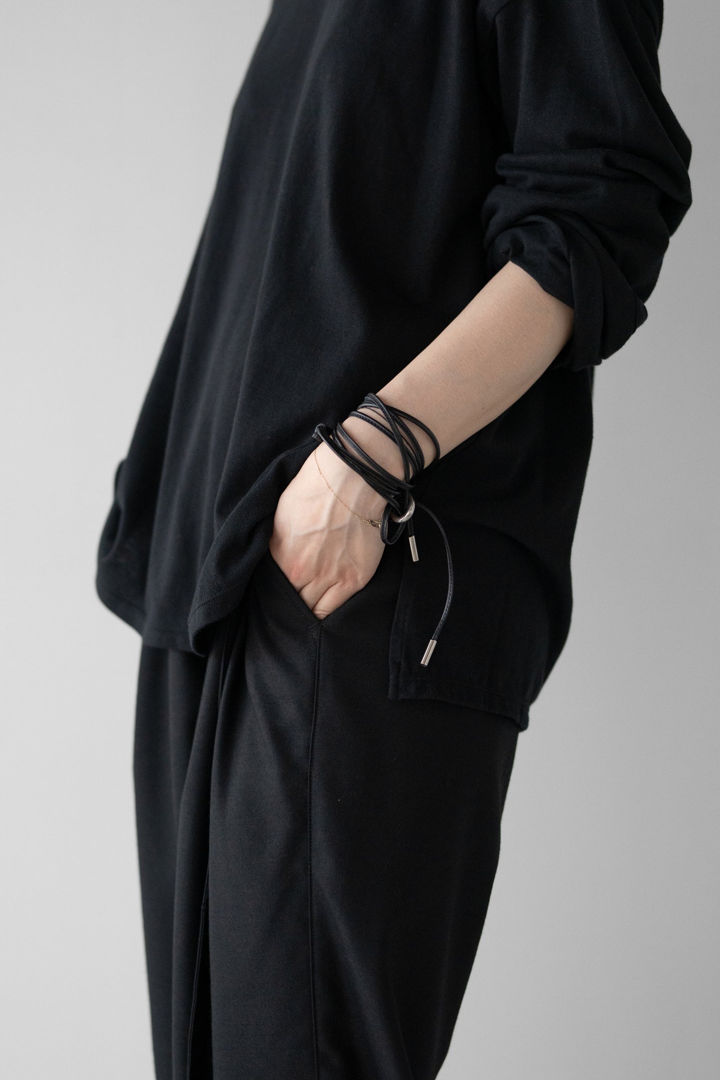 ANCELLM / LEATHER ROPE BRACELET "BLACK"