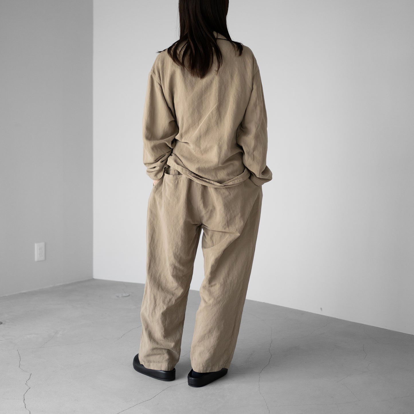 barbell object / belted jkt "beige"