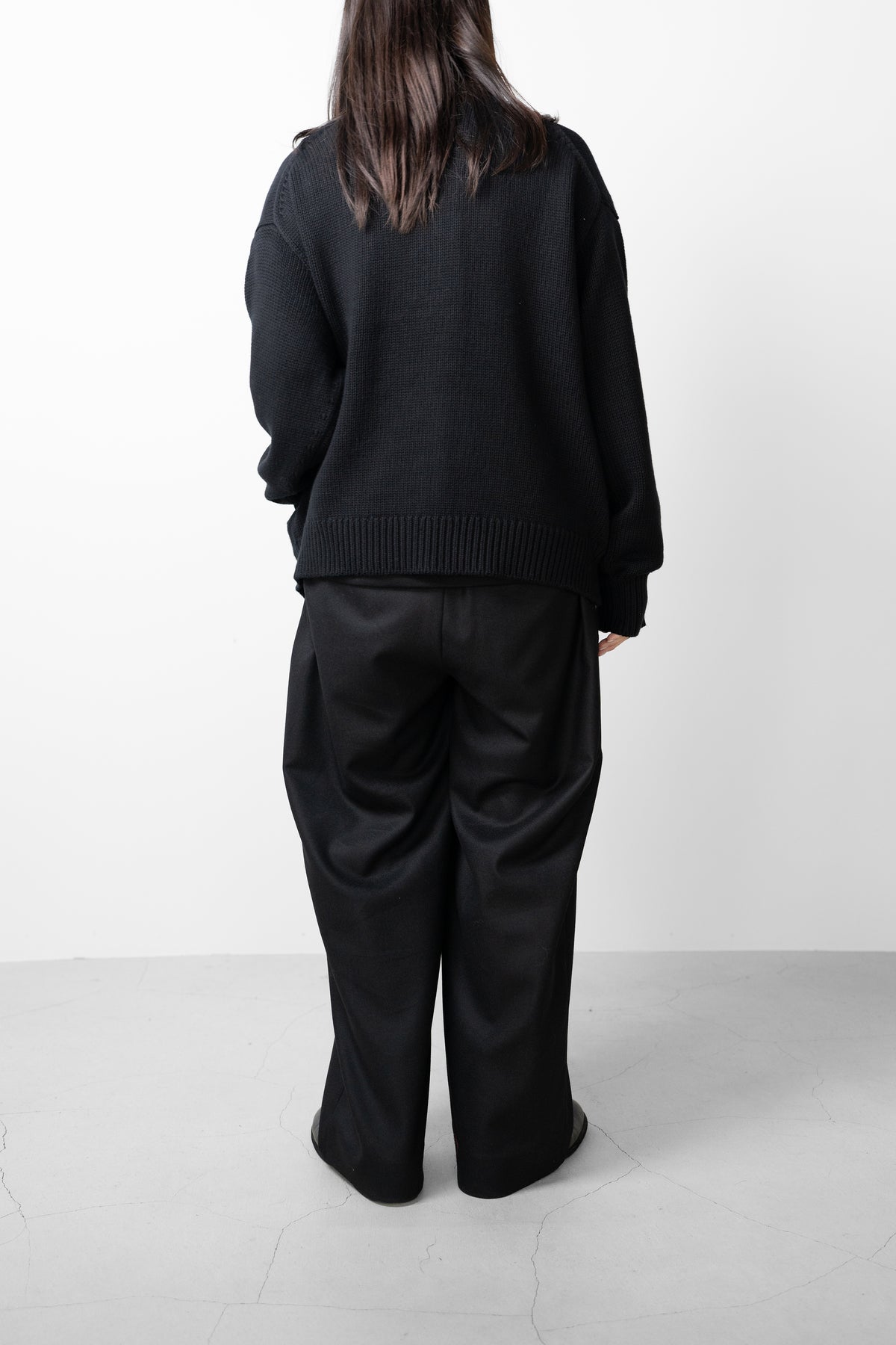 Afiit / CREW NECK CARDIGAN "BLACK"