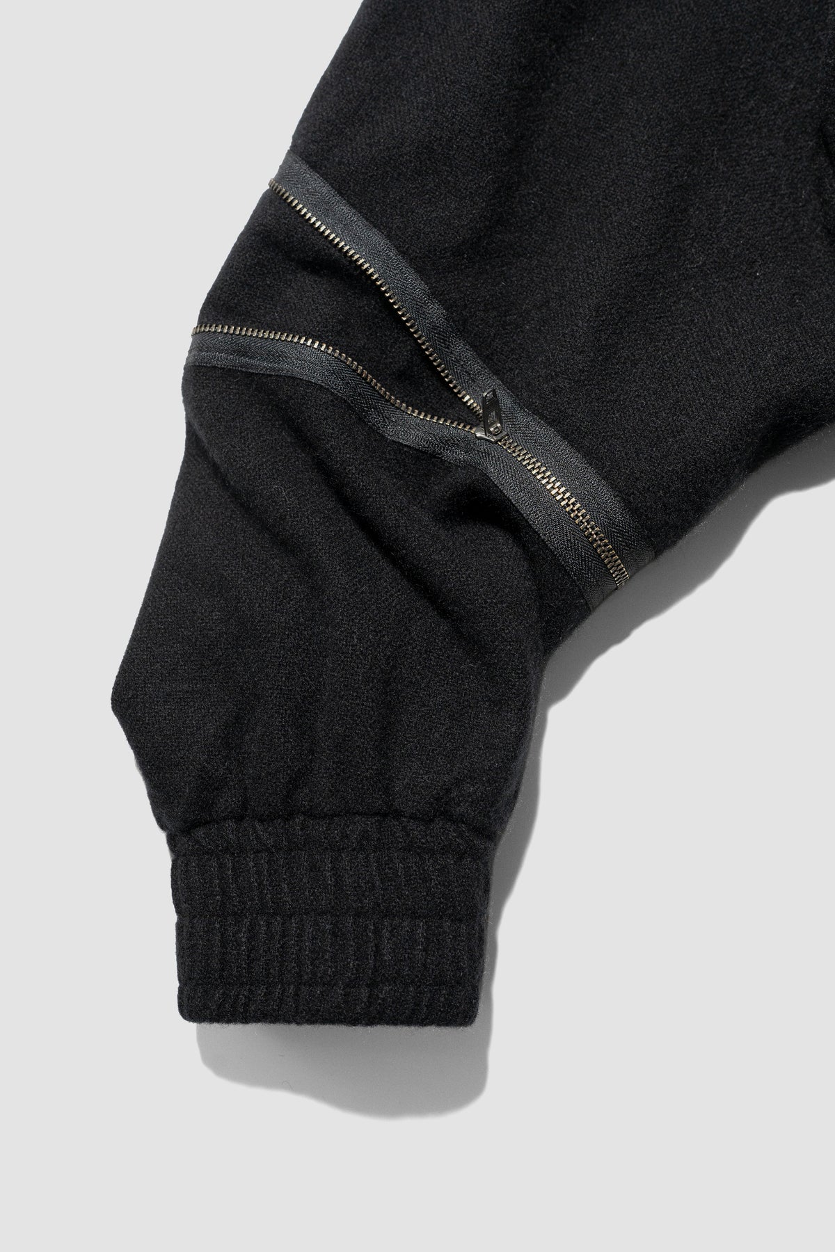 barbell object / zipper ma-1 "black"