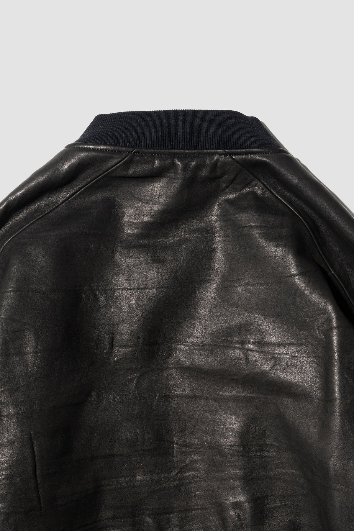 VUJA DÉ / Bale Leather Cocoon Bomber in Calfskin "Black"
