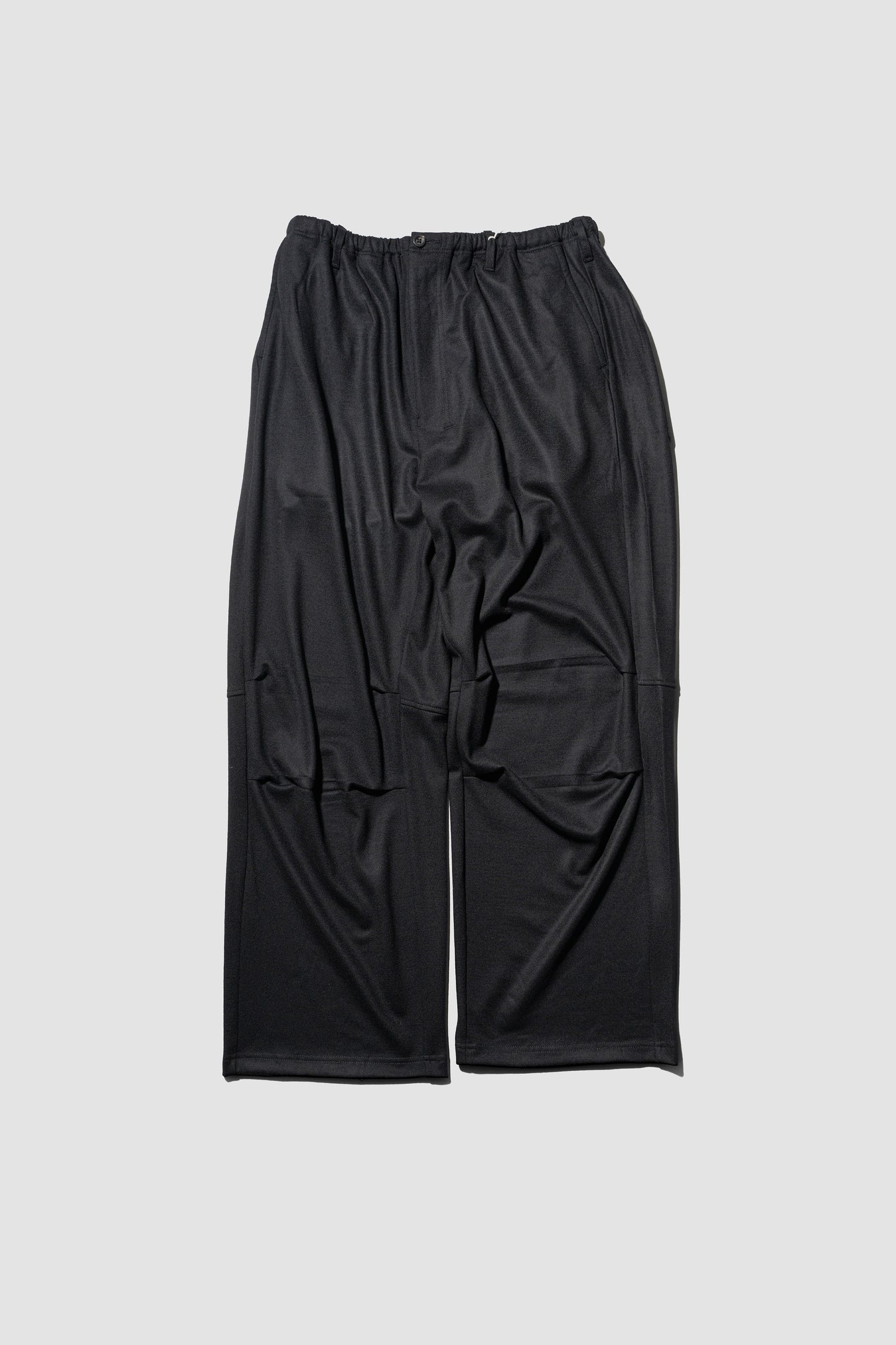 ANCELLM / WOOL CUT KNEE TUCK SLACKS "BLACK"