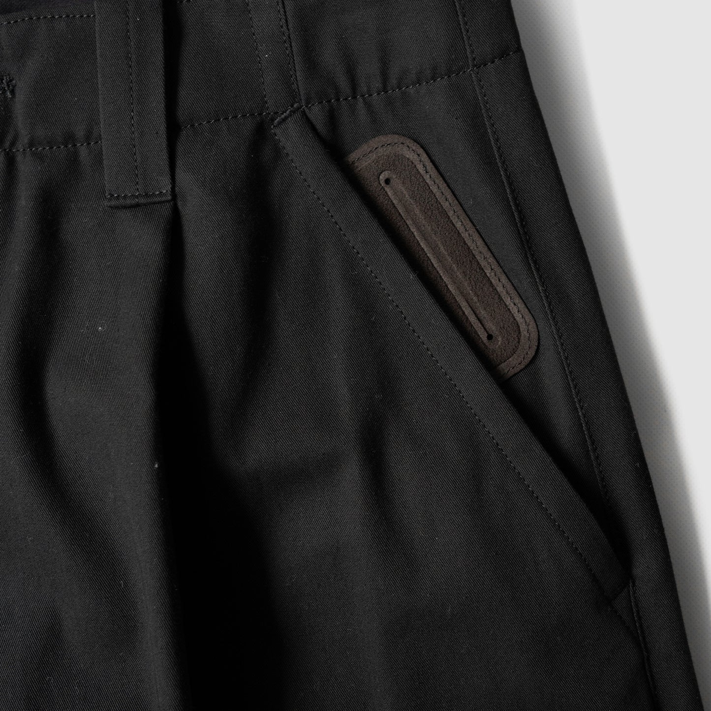 paratrait/ PANCAKE CHINO PT "BLACK"