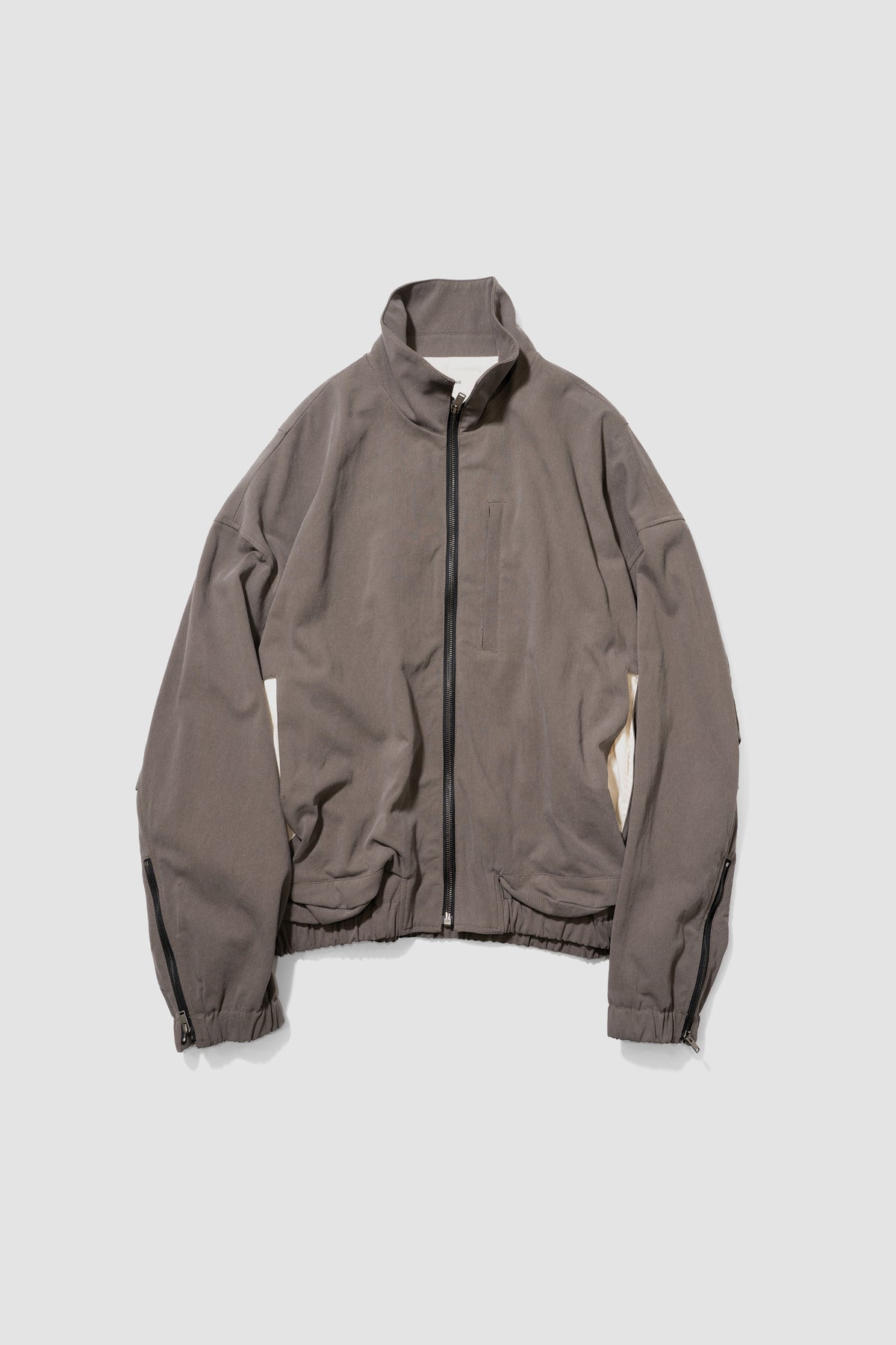 VUJA DÉ / Kira Drape Blouson in Vintage Cotton "Taupe"
