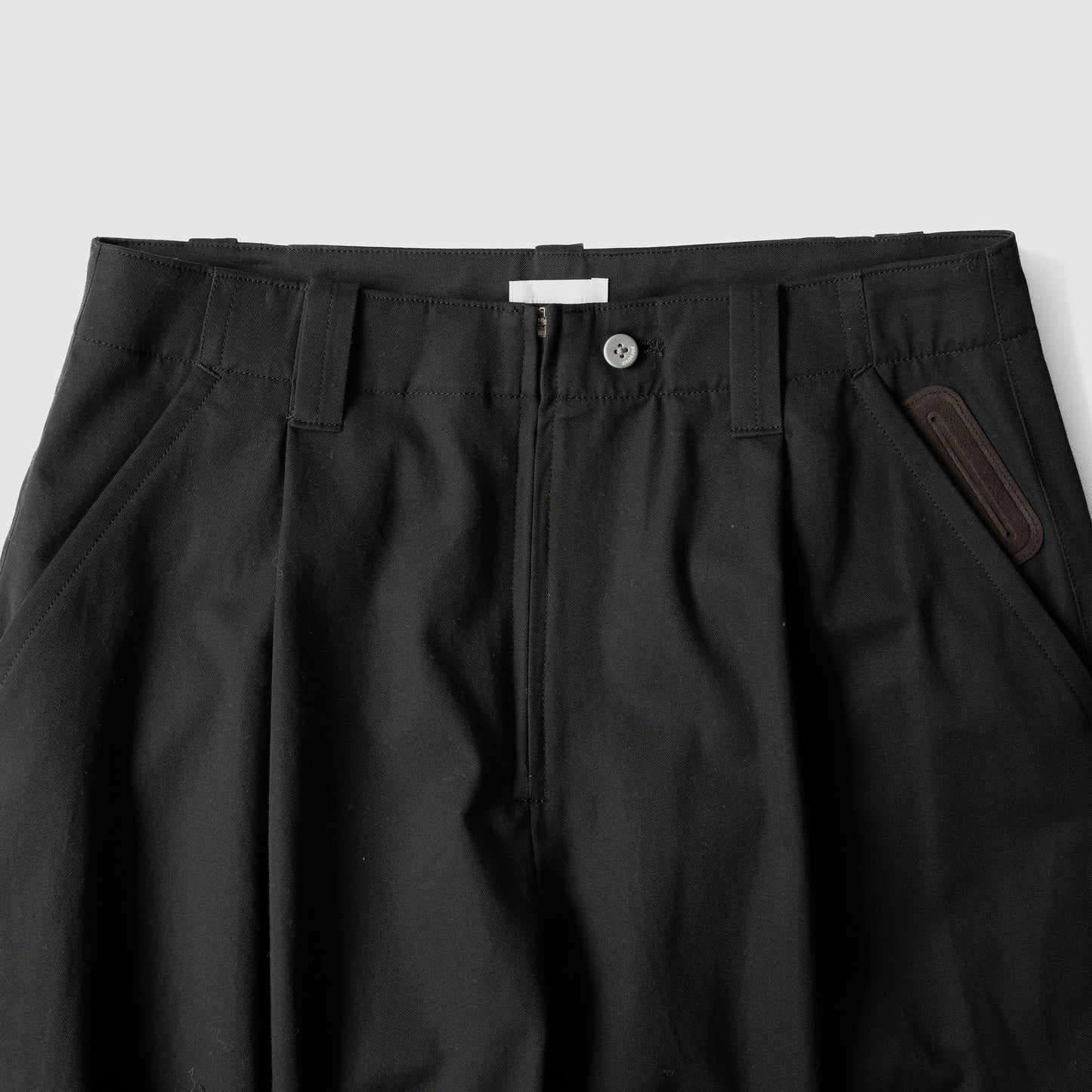 paratrait/ PANCAKE CHINO PT "BLACK"