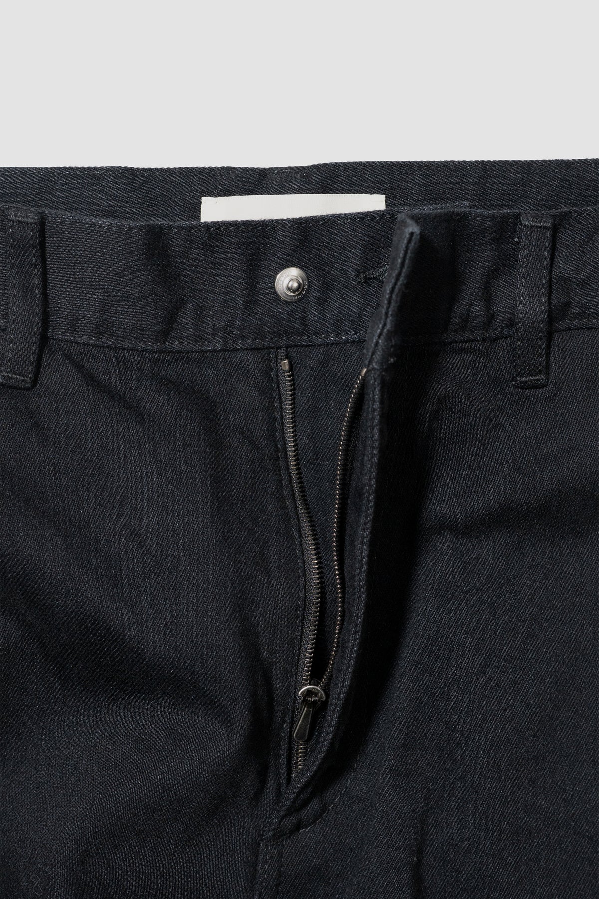 VUJA DÉ / Cole Studded Jeans in Organic Cotton "Black"