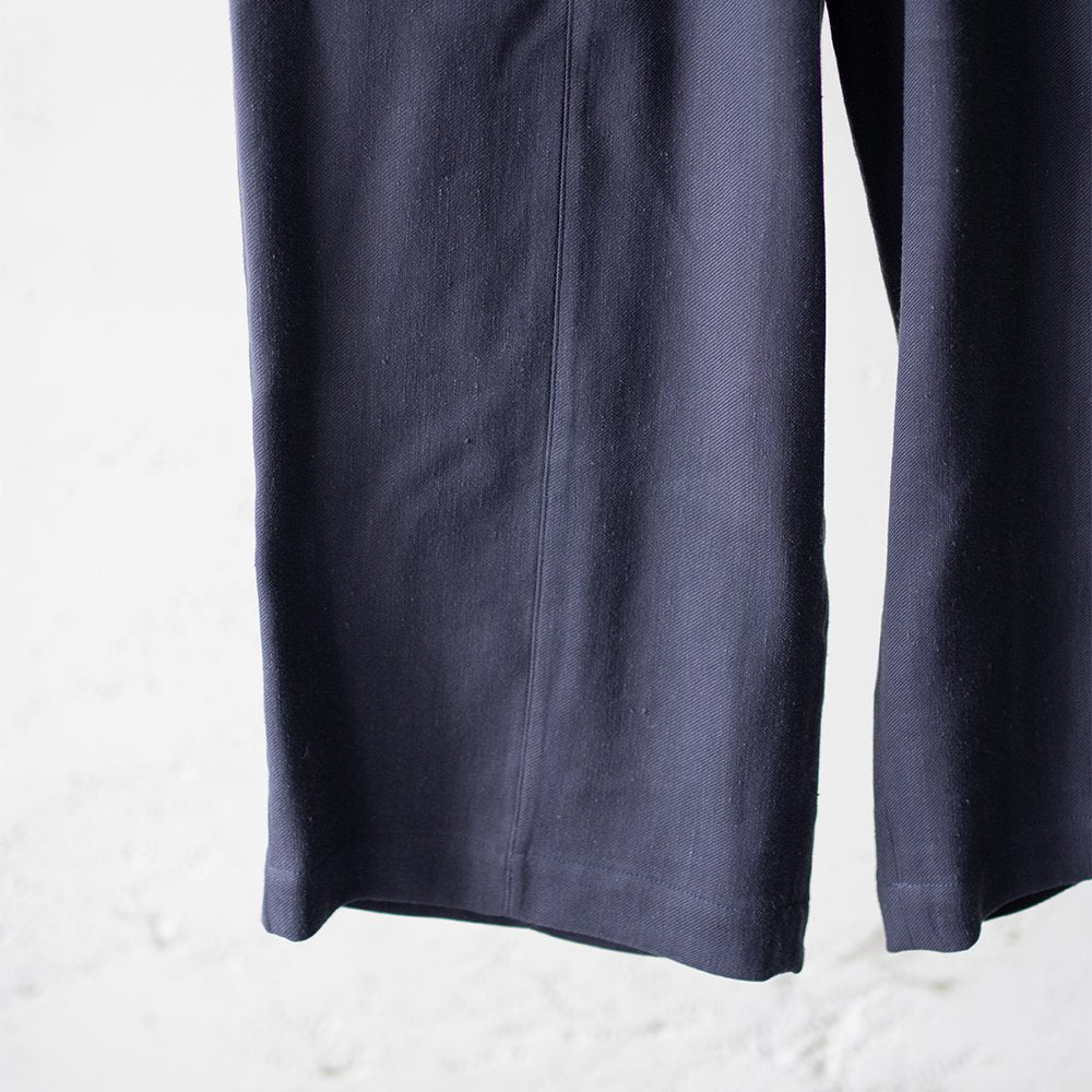 YOKE/ LINEN FRONT GATHER WIDE TROUSERS "FOG NAVY"