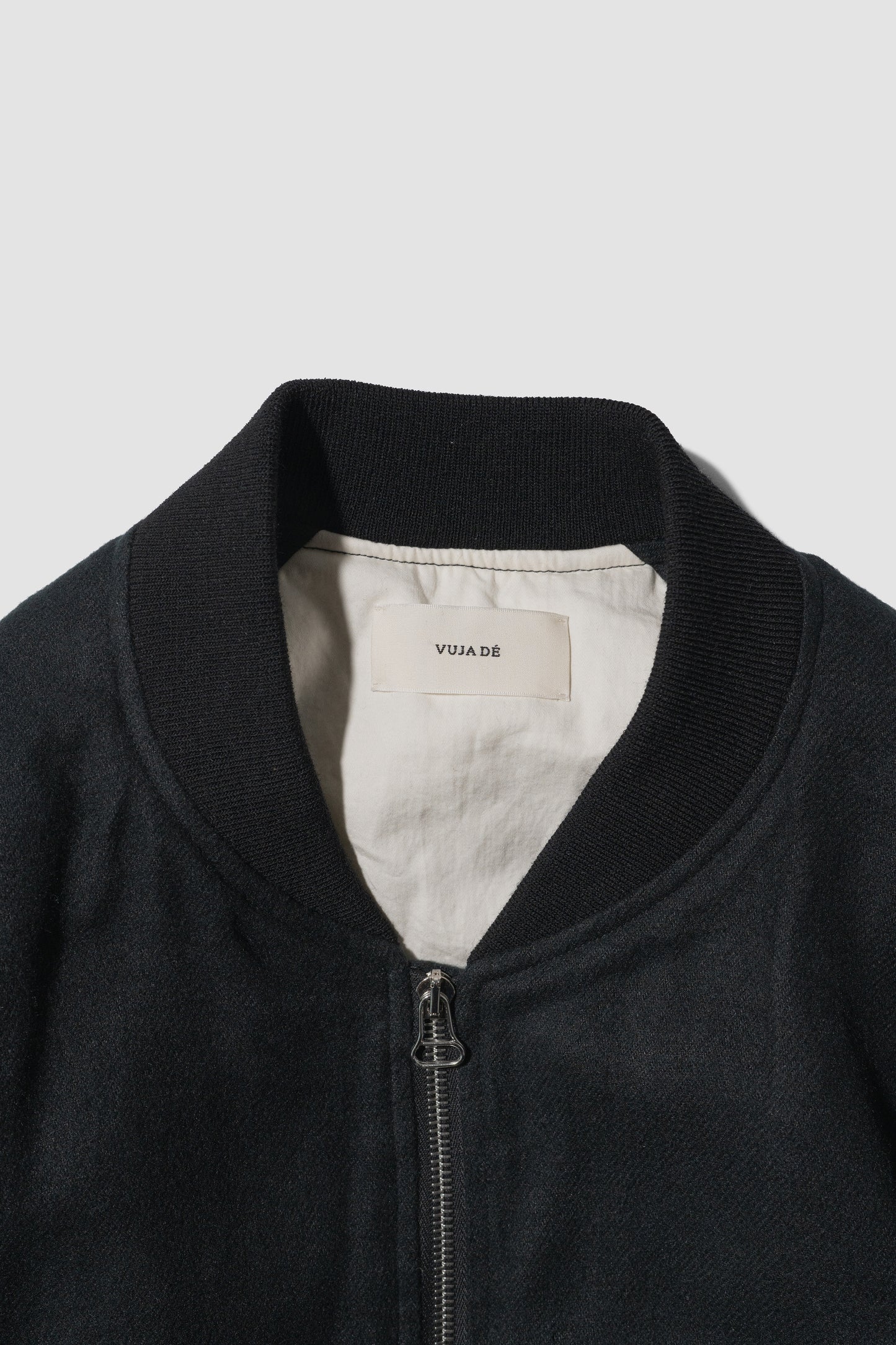 VUJA DÉ / Bale Cocoon Bomber in Linen Viera "BLACK"
