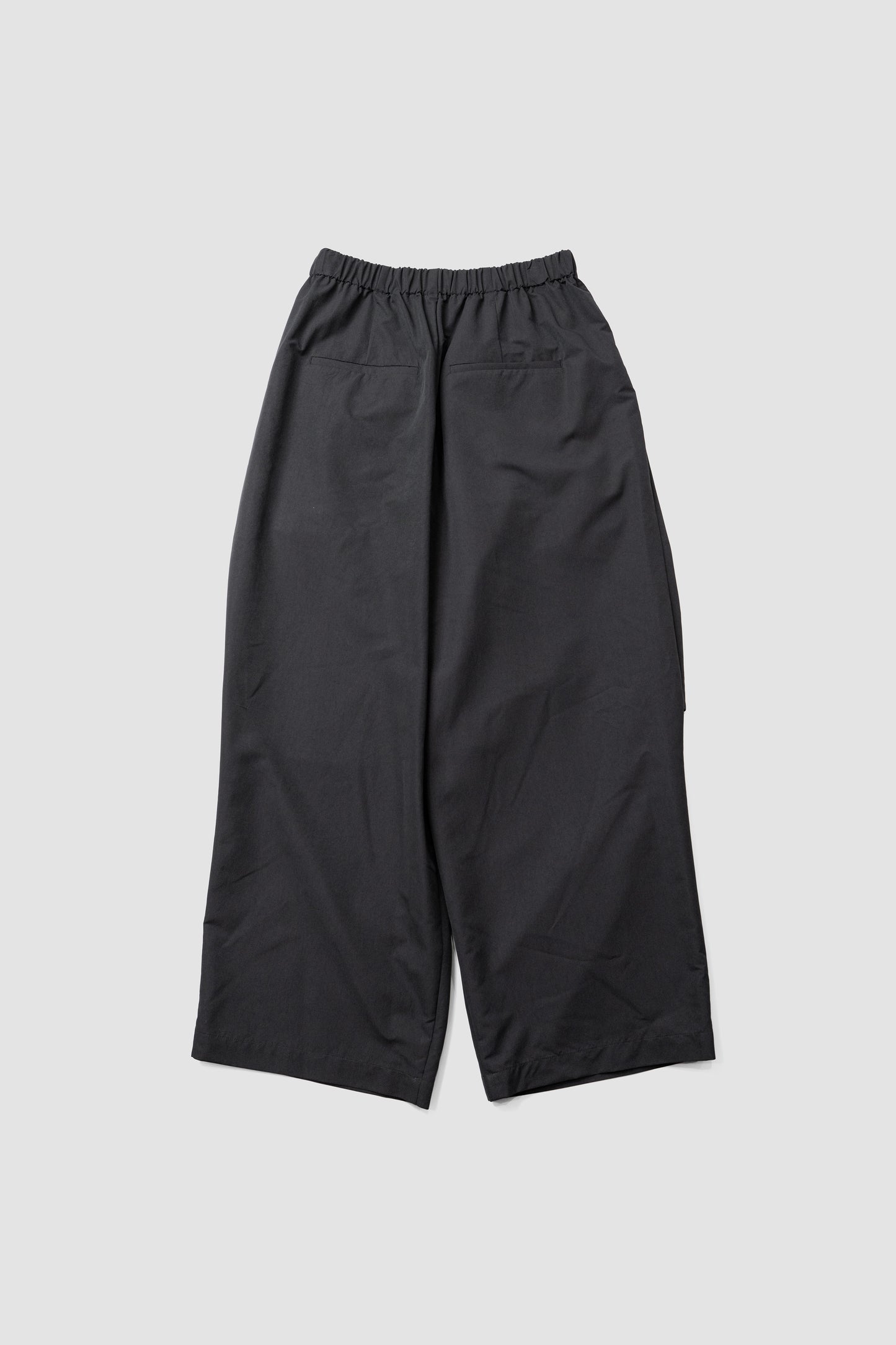 Antwort / SMOOTH TAFTA DRAPE TUCK PANTS "BLACK"