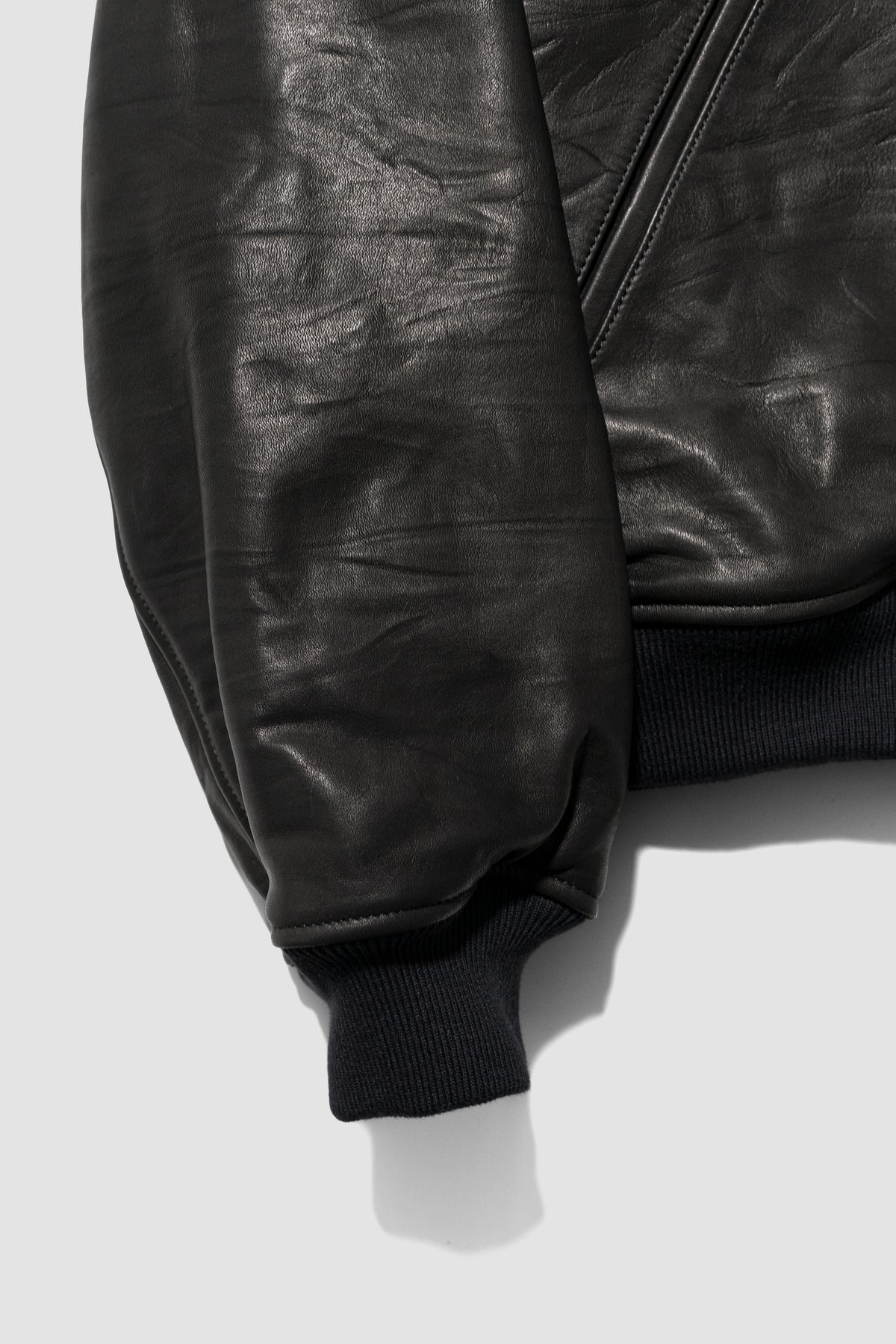 VUJA DÉ / Bale Leather Cocoon Bomber in Calfskin "Black"