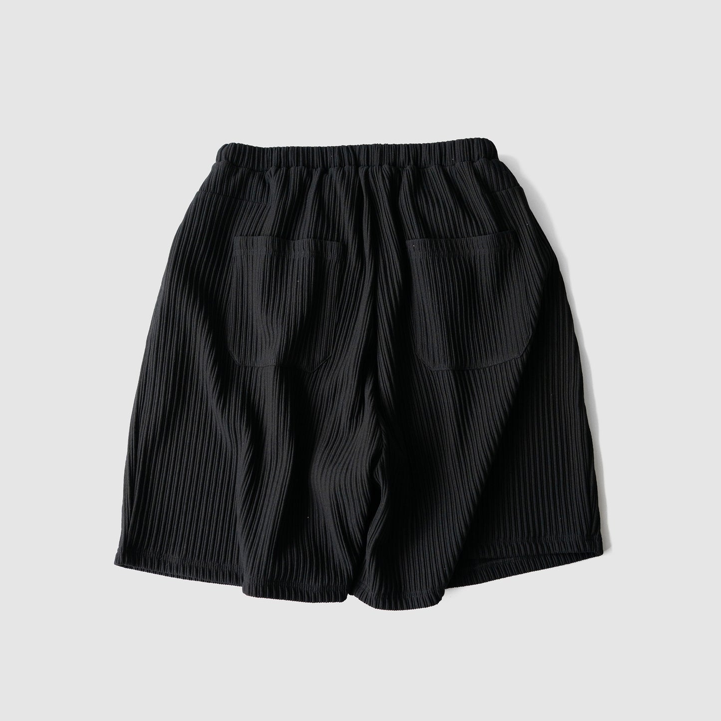 ANCELLM / WRINKLED STRIPE TUCK SHORT PANTS "BLACK"