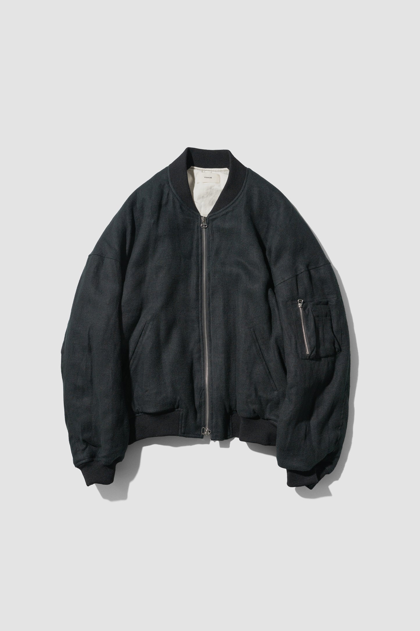 VUJA DÉ / Bale Cocoon Bomber in Linen Viera "BLACK"