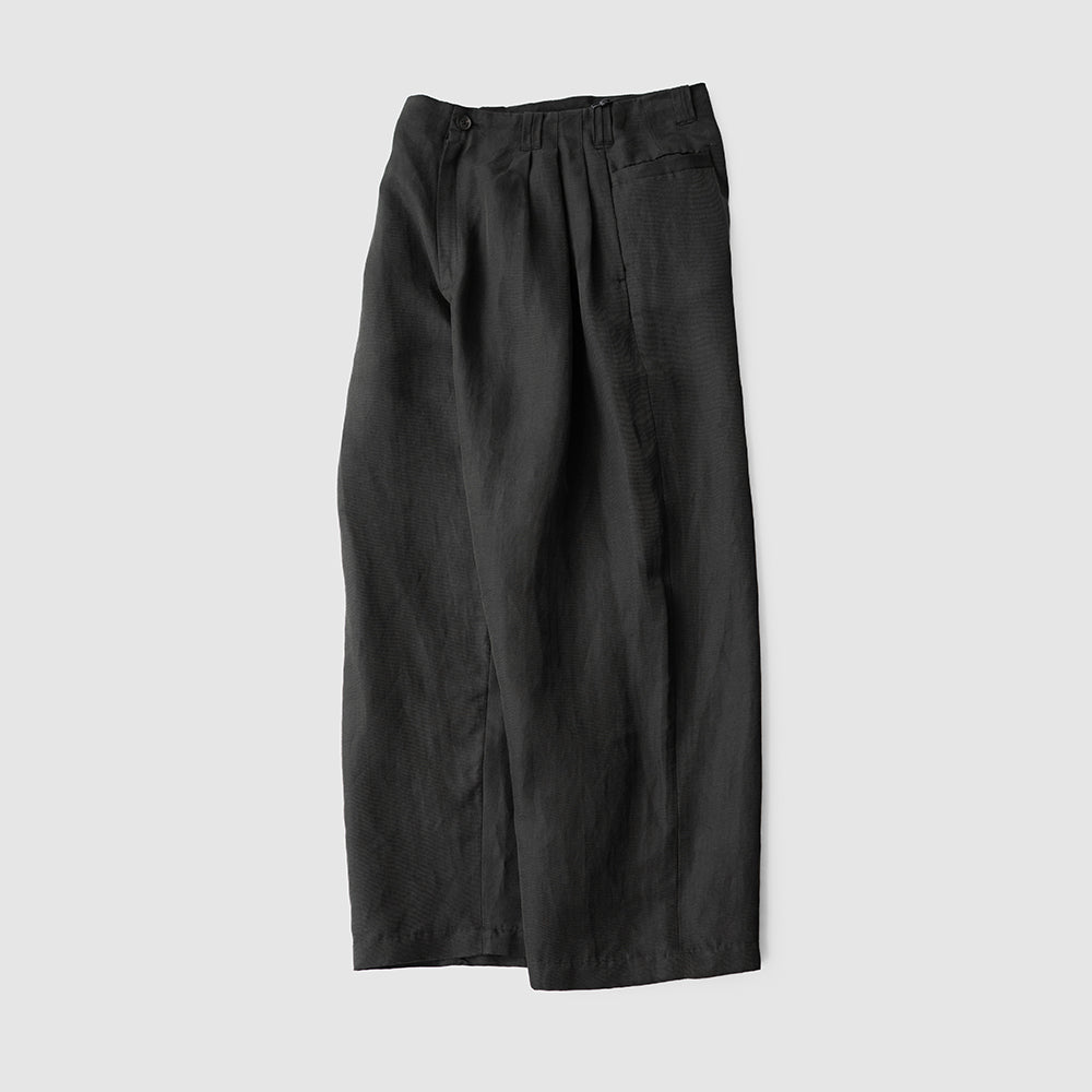 YOKE/ Linen Silk Kersey 3pleated Tapered Trousers "BLACK"