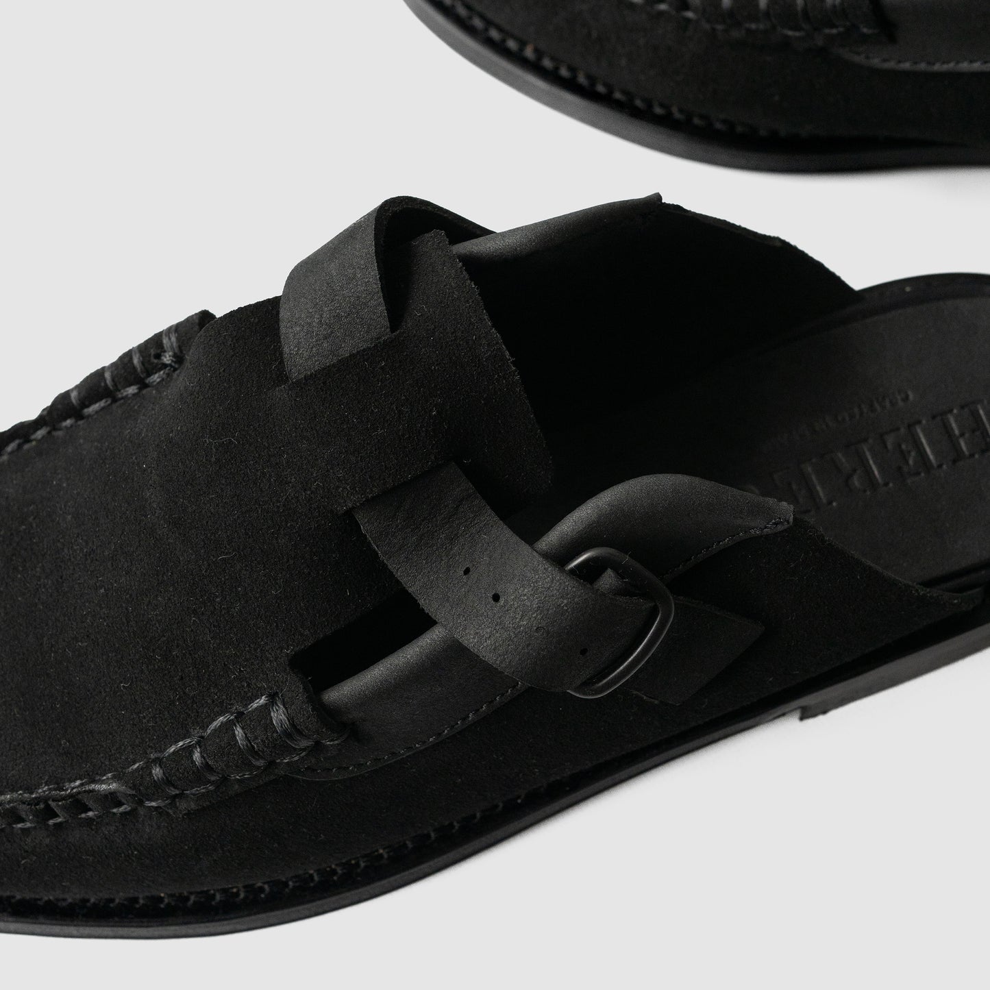 HEREU/ Barraca Suede "BLACK"