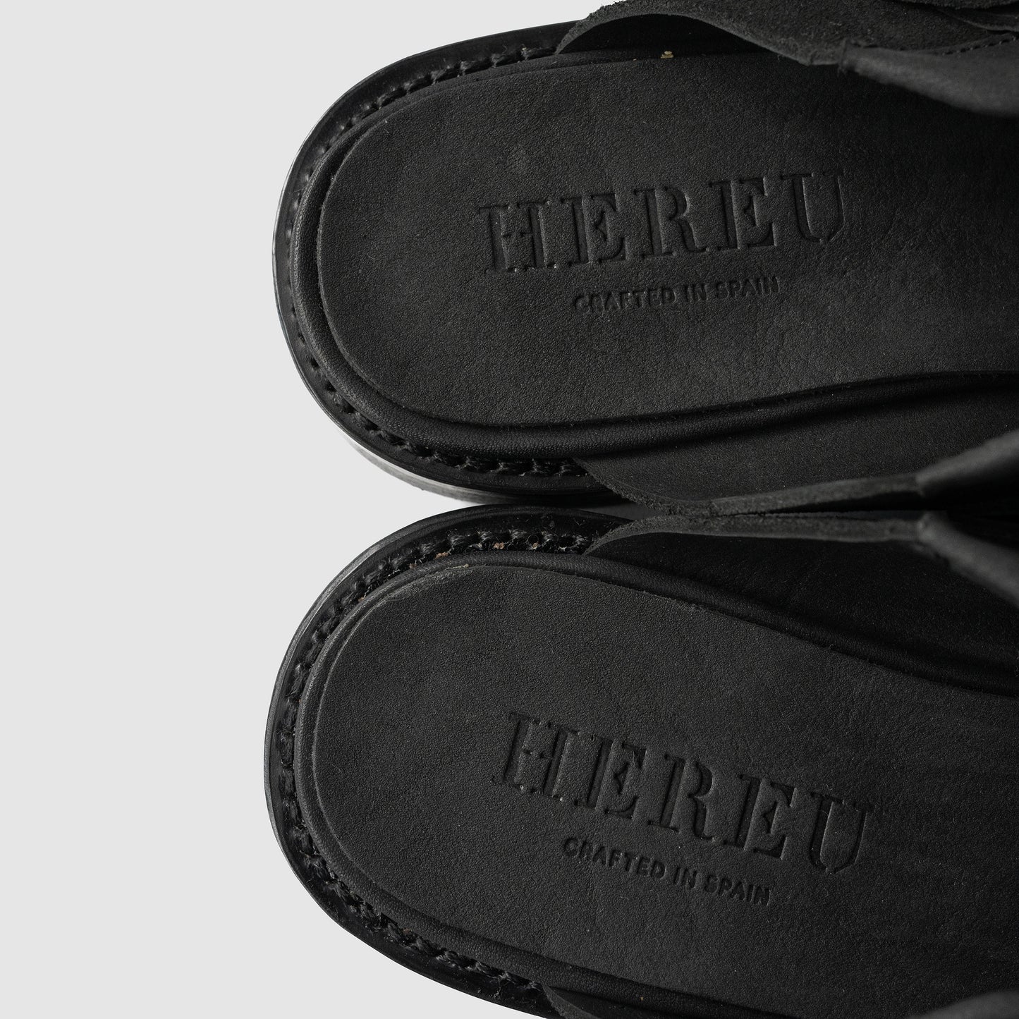 HEREU/ Barraca Suede "BLACK"