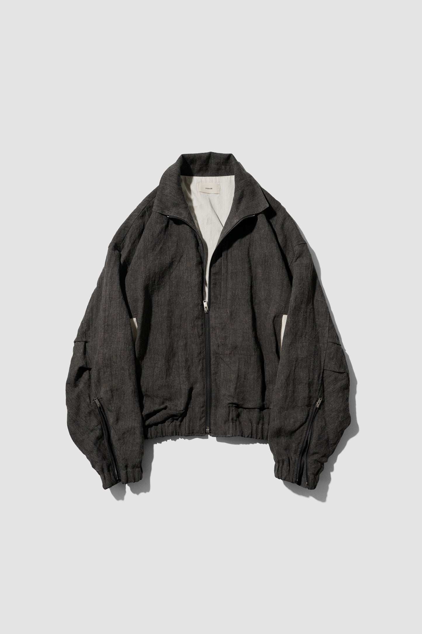 VUJA DÉ / Kira Drape Blouson in Sumi-Dyed Linen "Grey"