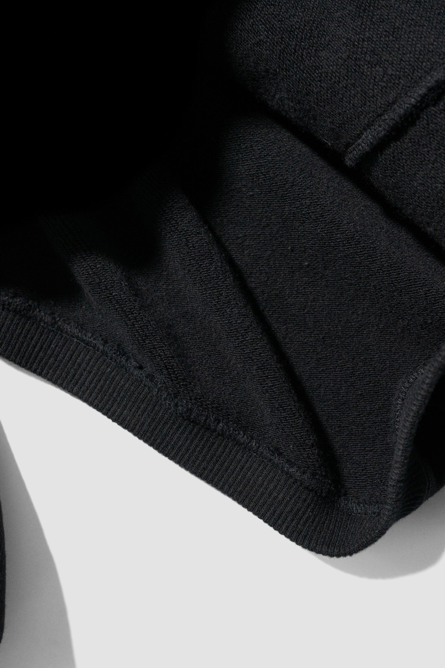 VUJA DÉ / Rhea Pullover Hoodie in Suvin Cotton "BLACK"