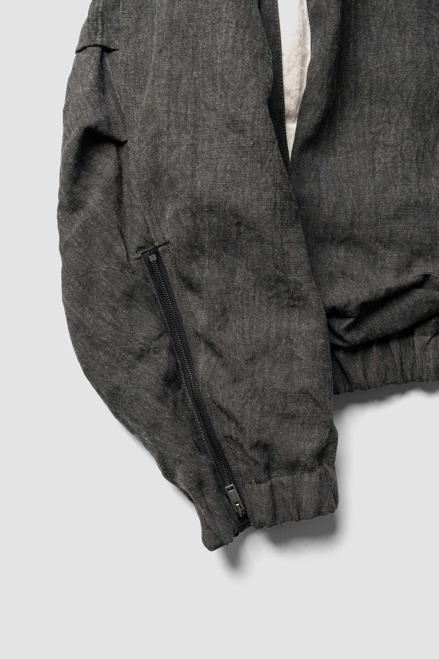 VUJA DÉ / Kira Drape Blouson in Sumi-Dyed Linen "Grey"