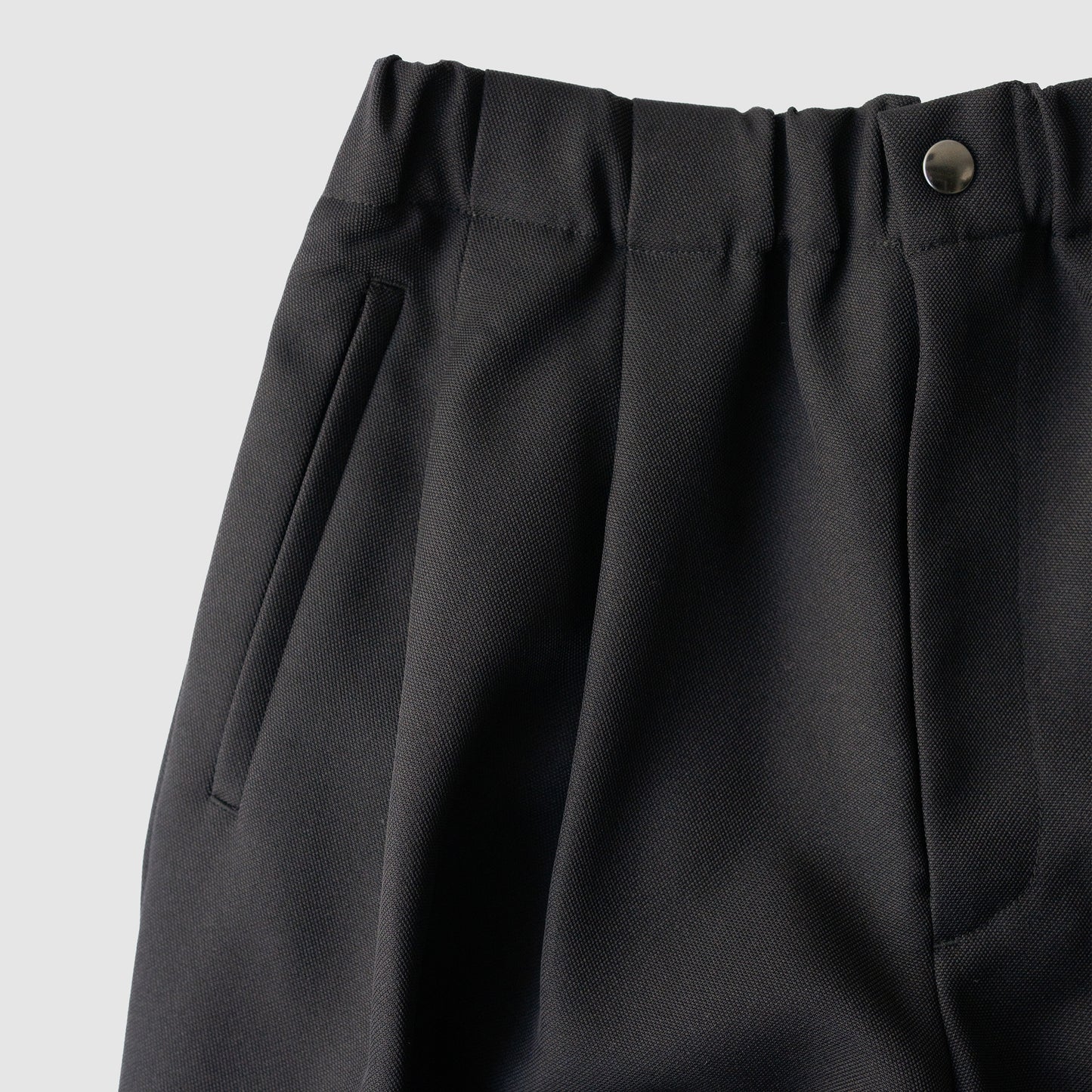 Antwort / DRAPE TUCK PANTS "BLACK"