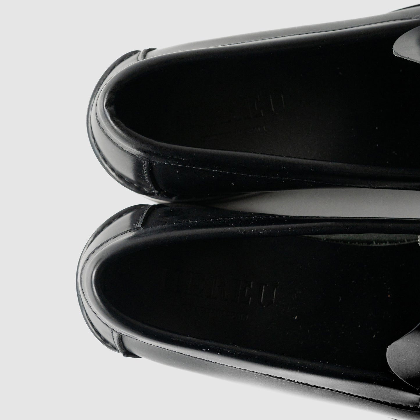 HEREU/ Nombela "BLACK"