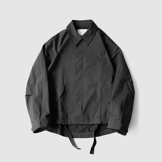 STUDIO NICHOLSON/ SHORT ANORAK JACKET "COAL"