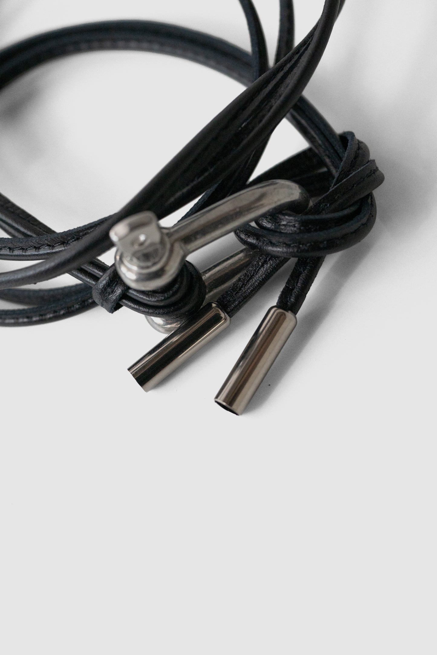 ANCELLM / LEATHER ROPE BRACELET "BLACK"