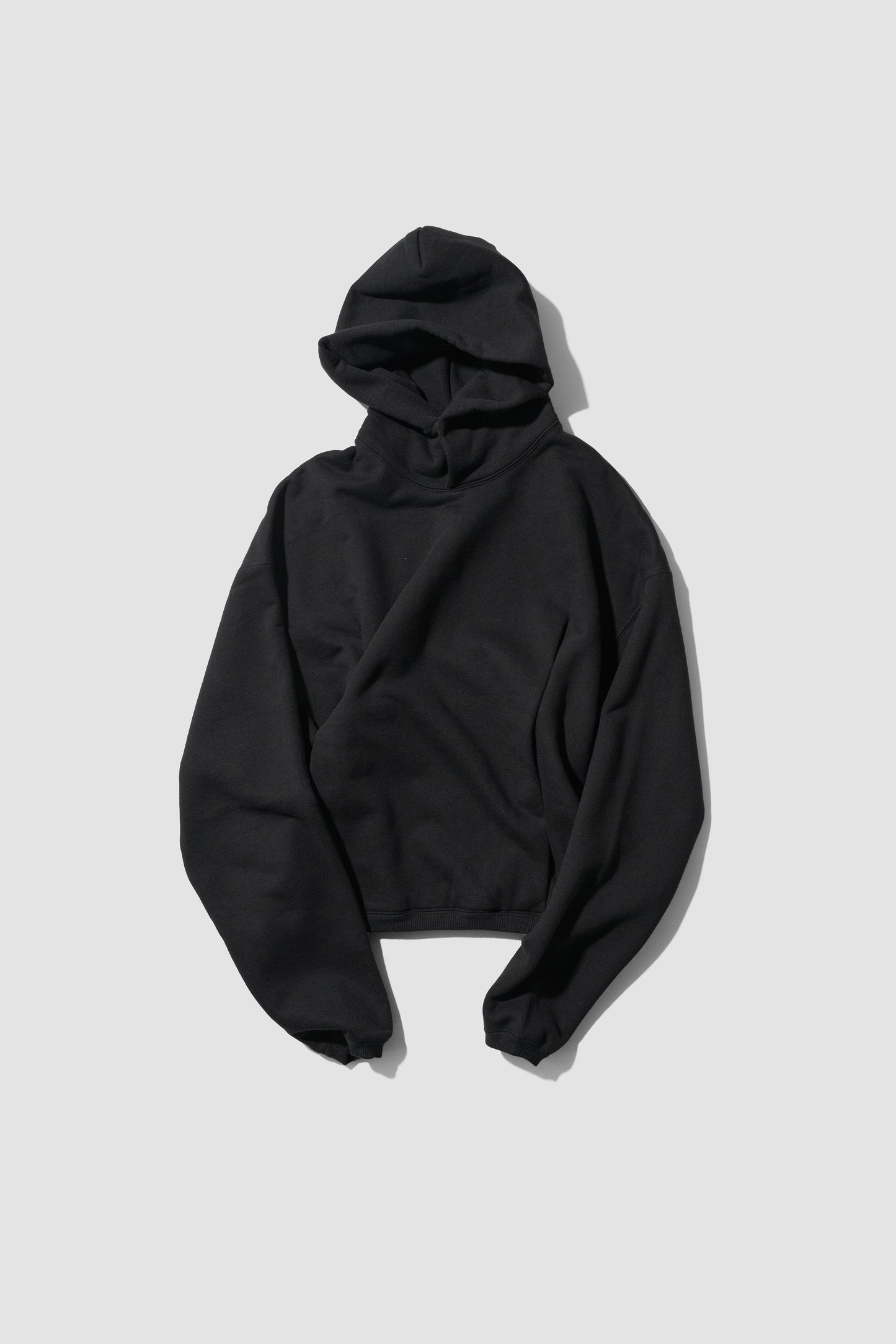 VUJA DÉ / Rhea Pullover Hoodie in Suvin Cotton "BLACK"