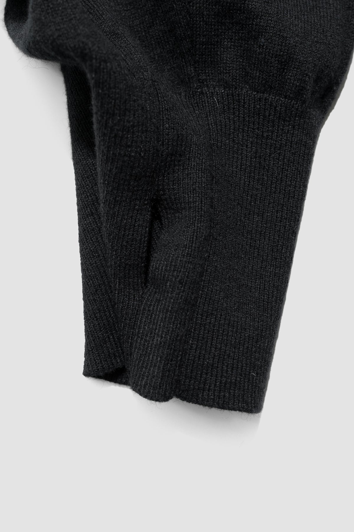 Afiit / COTTON CASHMERE TURTLE LS "BLACK"
