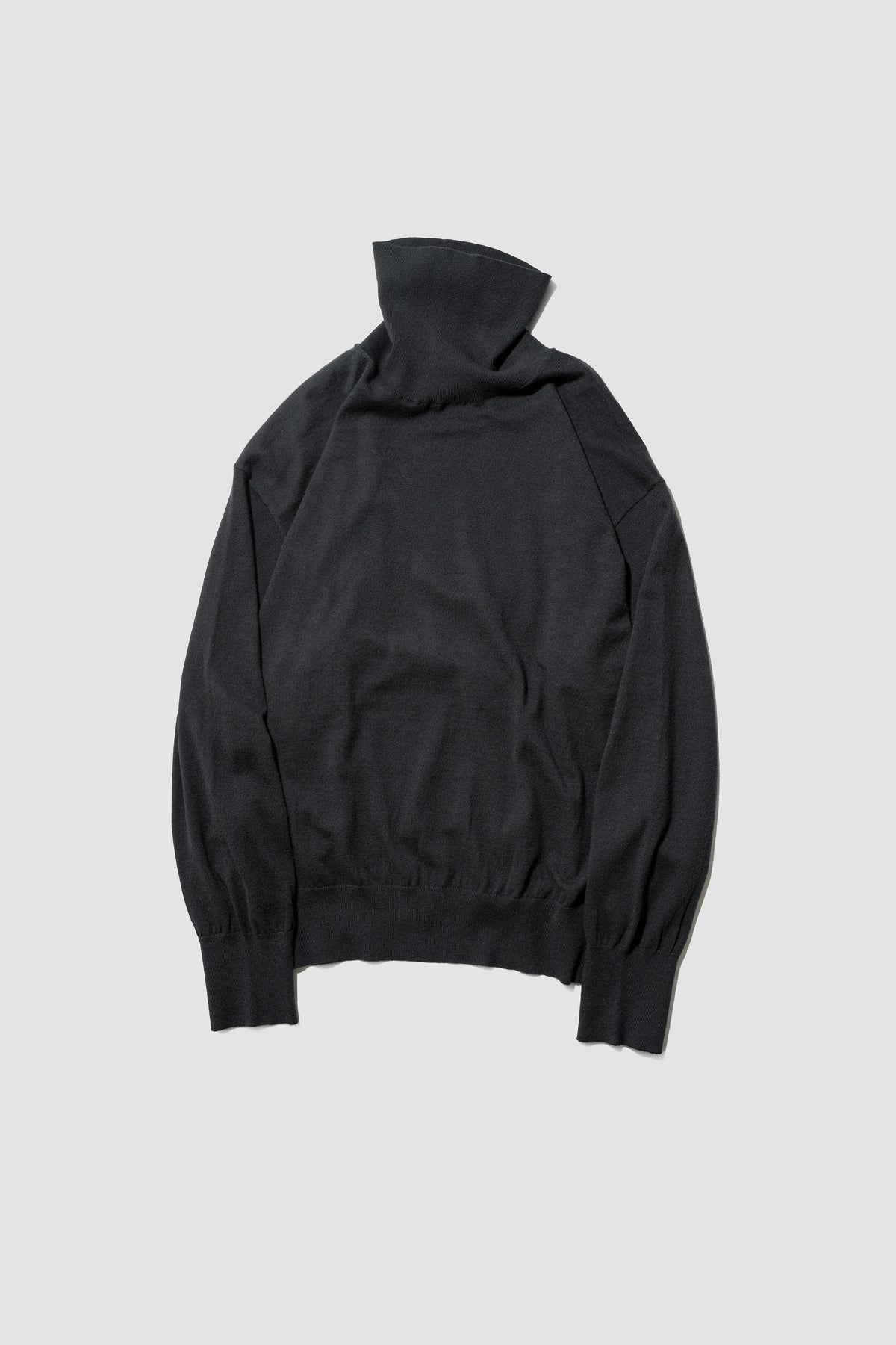 Afiit / COTTON CASHMERE TURTLE LS "BLACK"