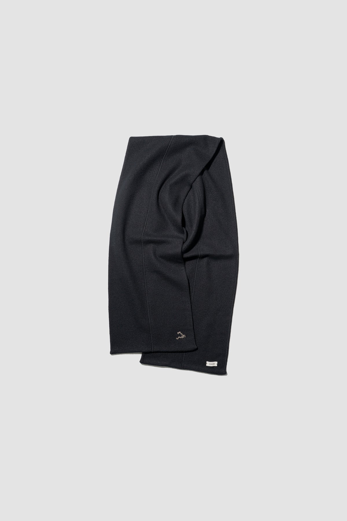 VUJA DÉ / Nova Embellished Scarf in Boiled Wool "Black"