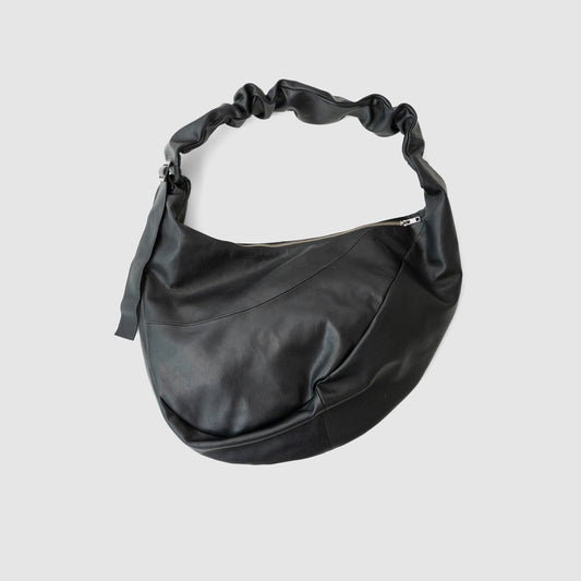 ssstein/ GOAT LEATHER TWIST SHOULDER BAG "BLACK"