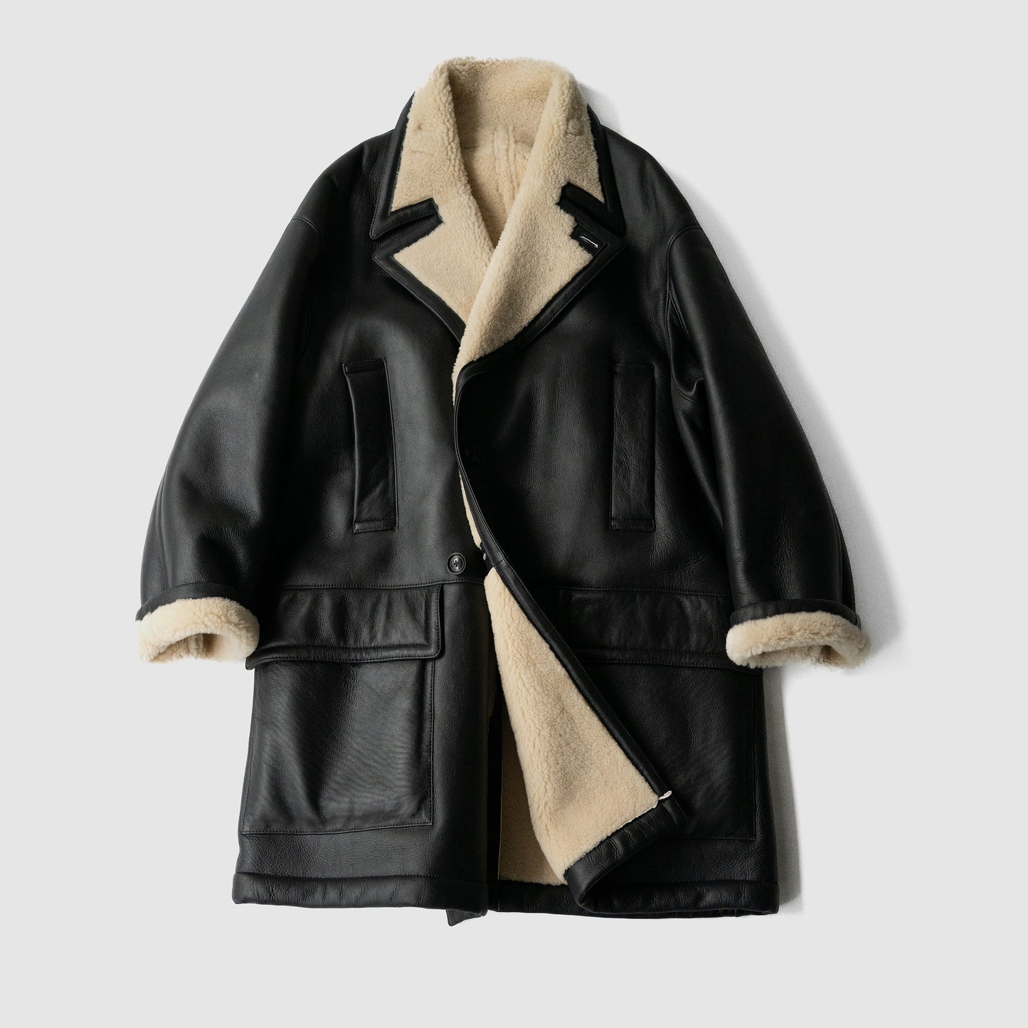 YOKE/ REVERSIBLE MOUTON RANCH COAT "BLACK"