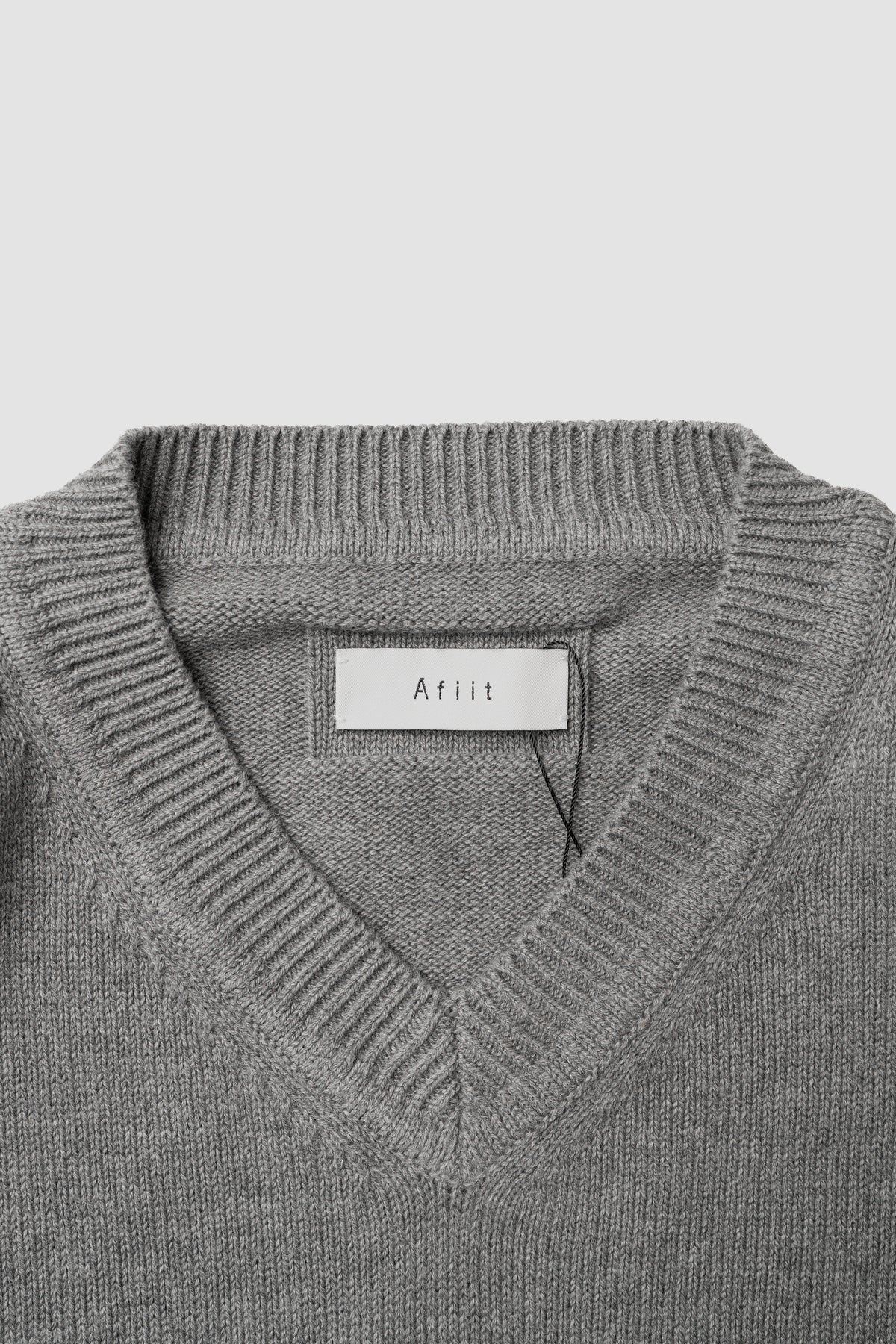 Afiit / V-NECK KNIT  "GRAY"