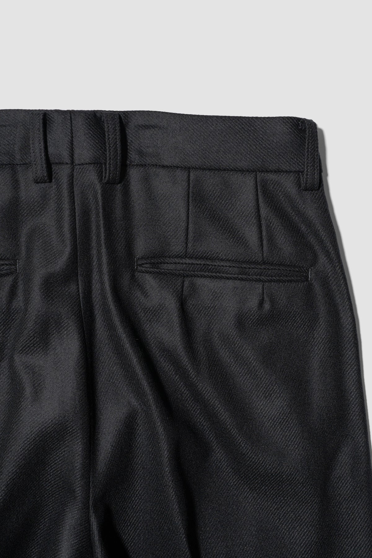 ssstein/ COMPRESSED FLANNEL LONG WIDE TROUSERS "BLACK"
