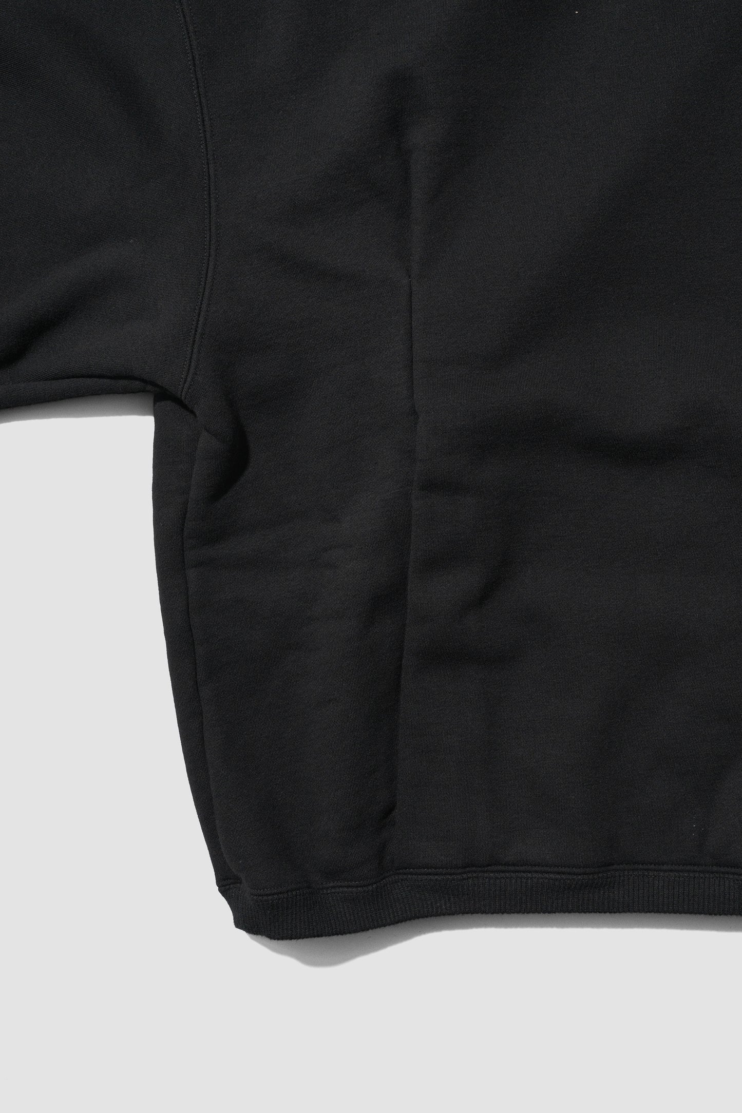 VUJA DÉ / Rhea Pullover Hoodie in Suvin Cotton "BLACK"