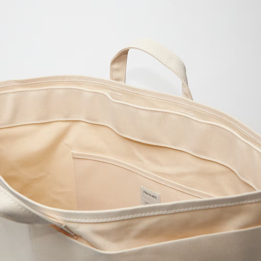 [Pre-order] This is a(n)/ Base Tote L "WHITE"