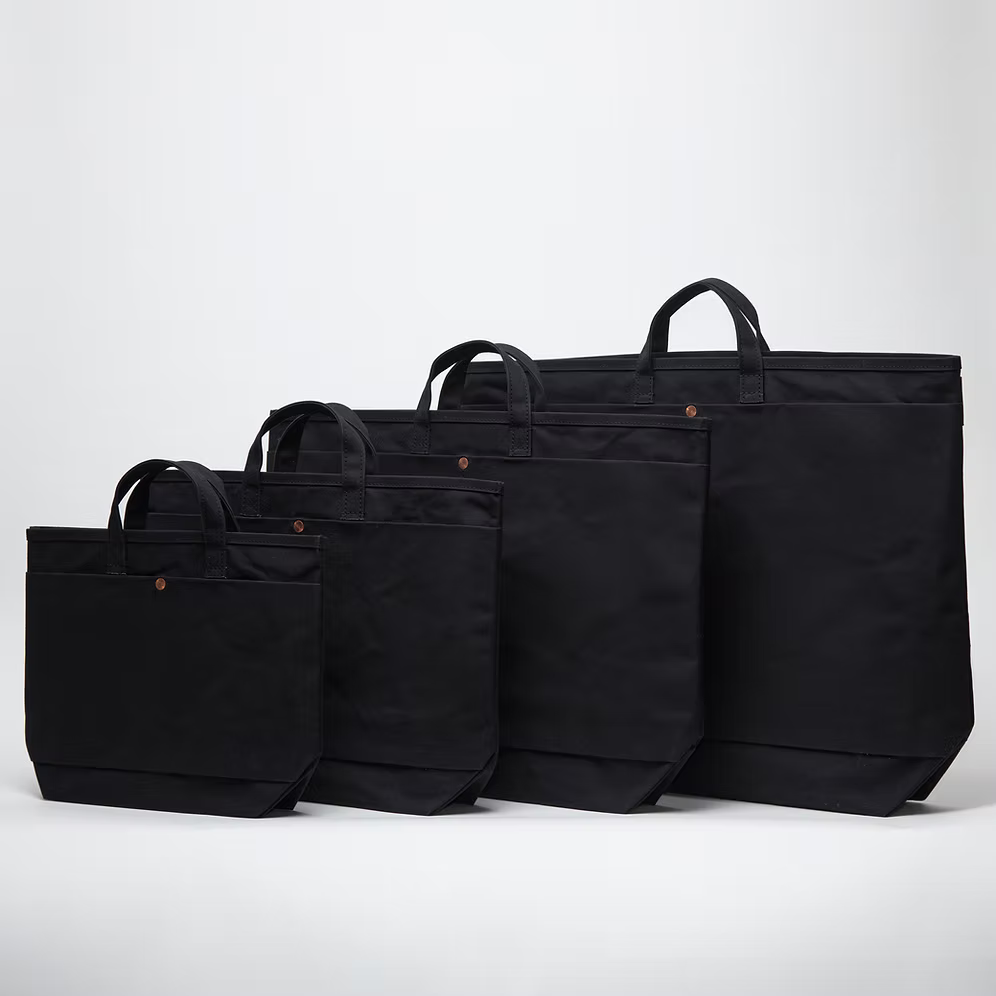 [Pre-order] This is a(n)/ Base Tote M "BLACK"