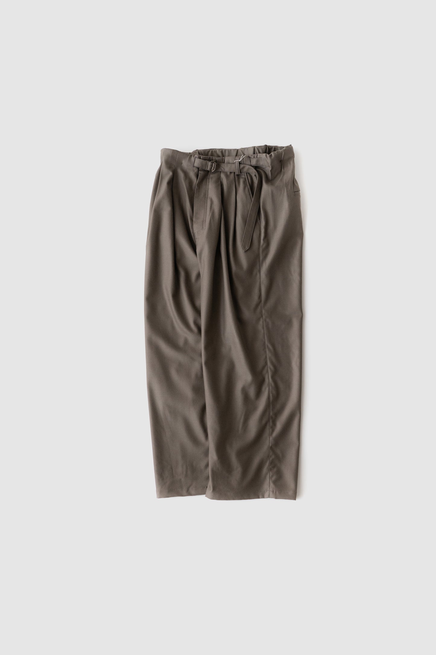 ANCELLM / WOOL SATIN BELT-LESS SLACKS "CHARCOAL"