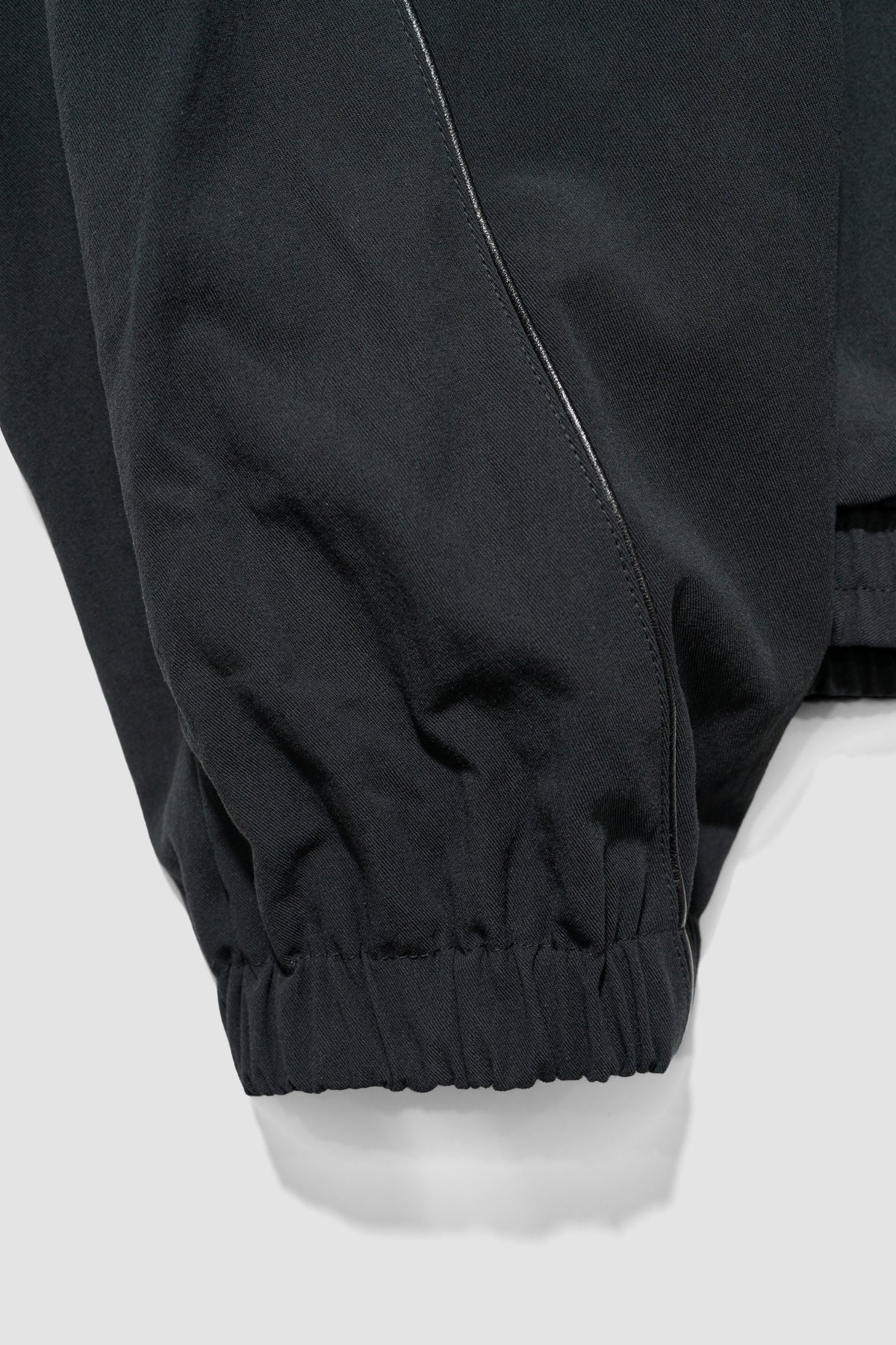 Antwort / LEATHER PIPED COTTON GABARDINE JACKET "BLACK"
