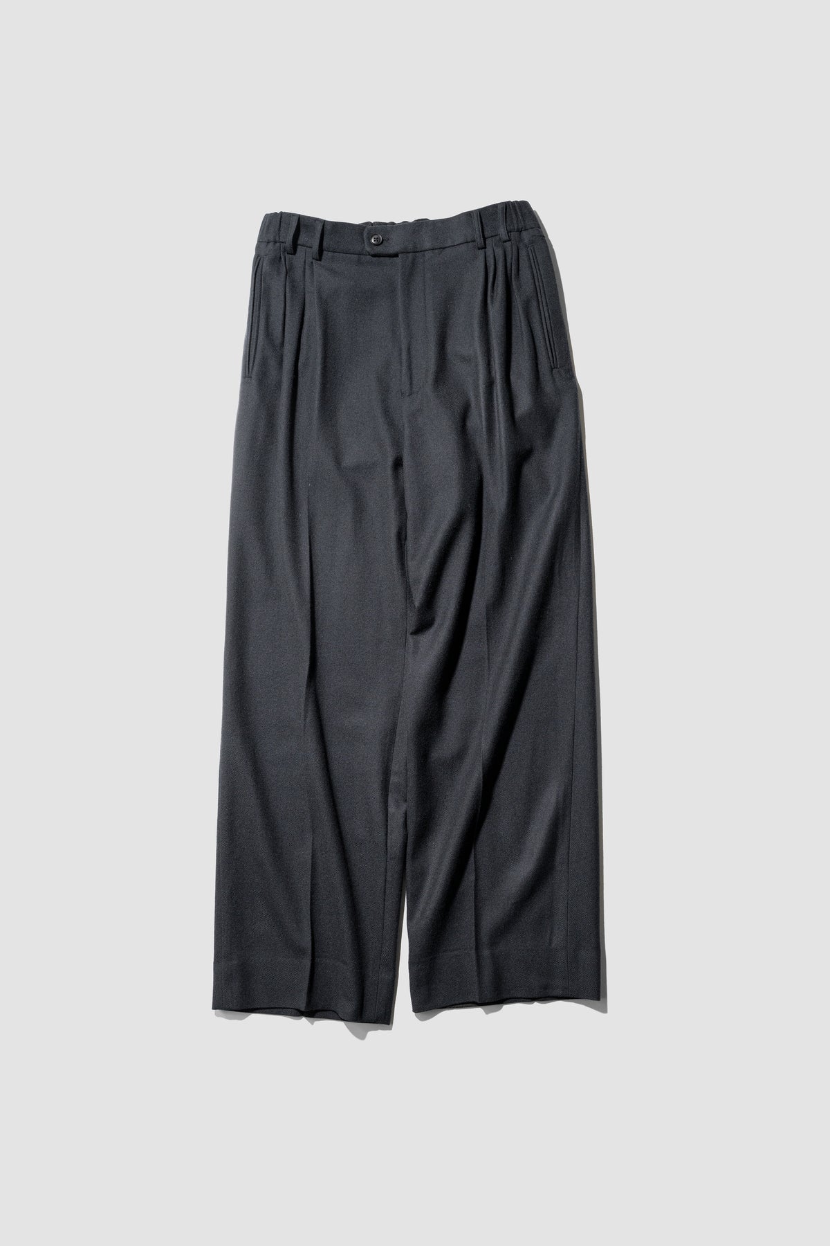 YOKE/ Pure Merino Wool Serge 4Pleated Wide Tapered Trousers "Black"