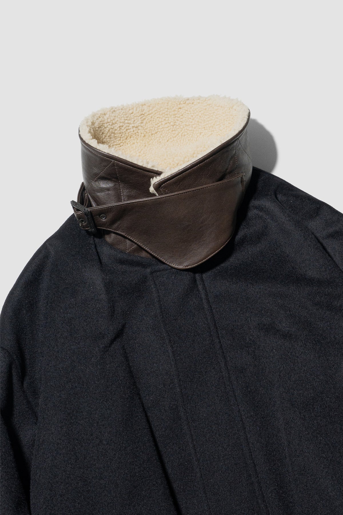 ssstein/ MOUTON COLLAR WOOL CASHMERE PADDED JACKET "DARK NAVY"