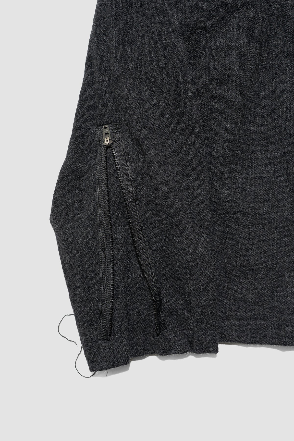 barbell object / zipper bl "charcoal"